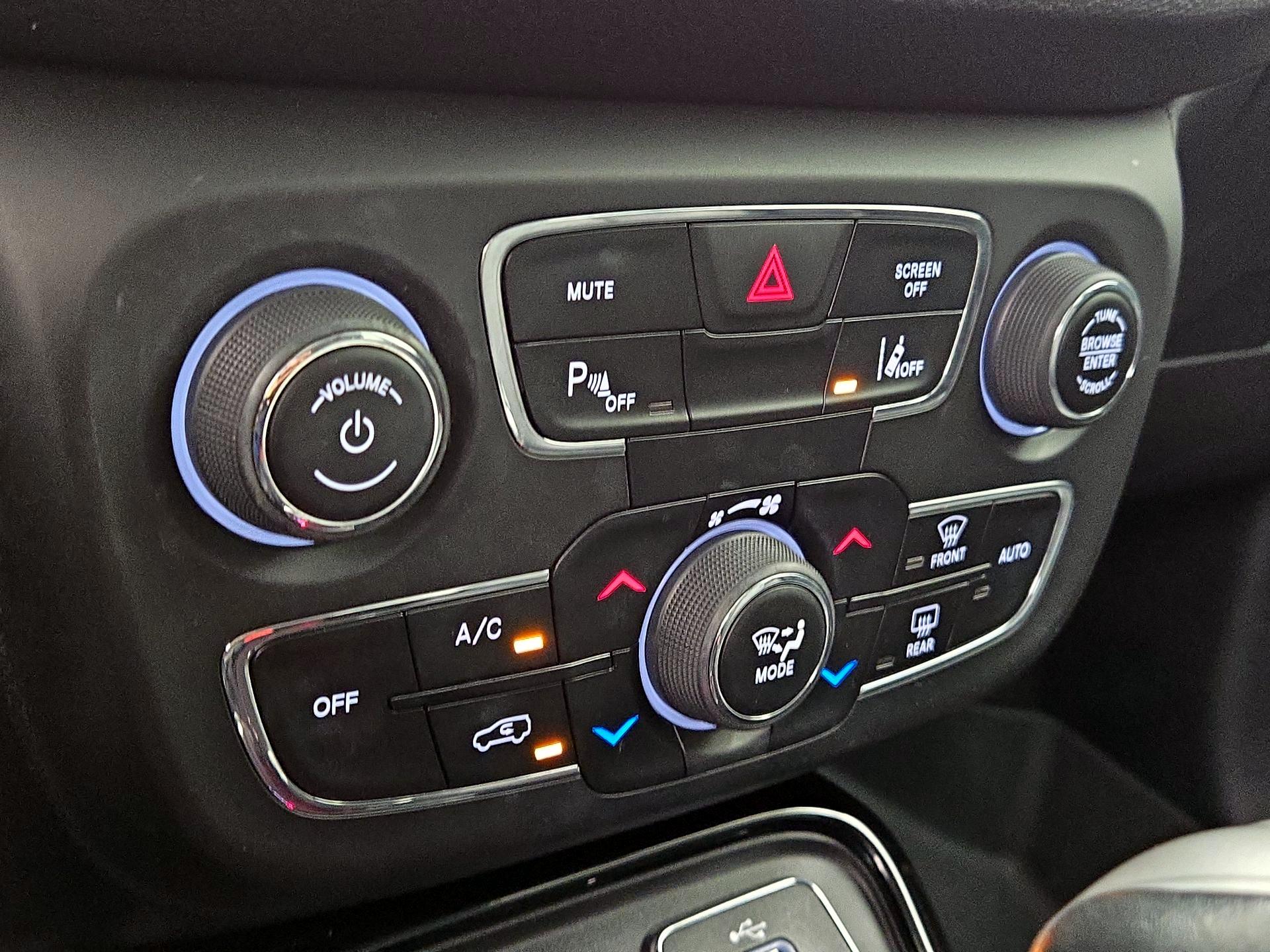 Thumbnail: 2017 Jeep Compass - 16