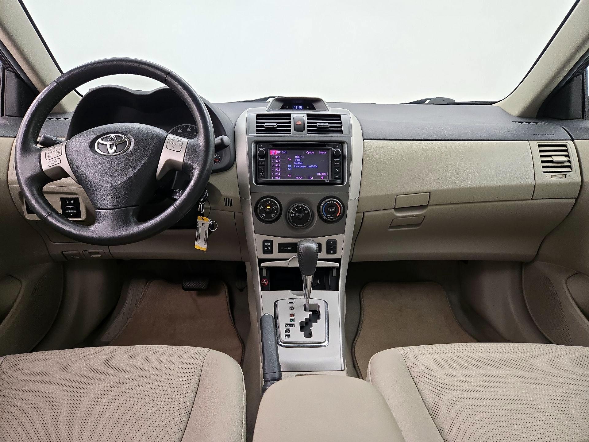 Thumbnail: 2013 Toyota Corolla - 9