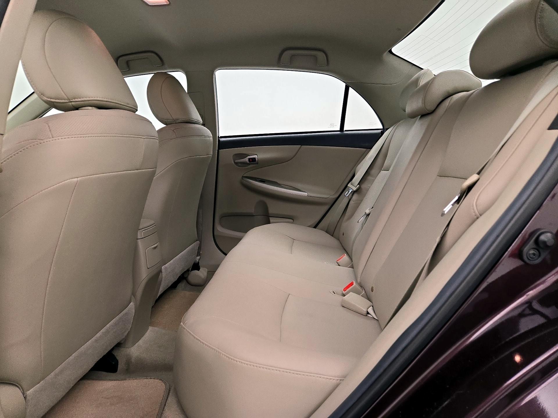 Thumbnail: 2013 Toyota Corolla - 17
