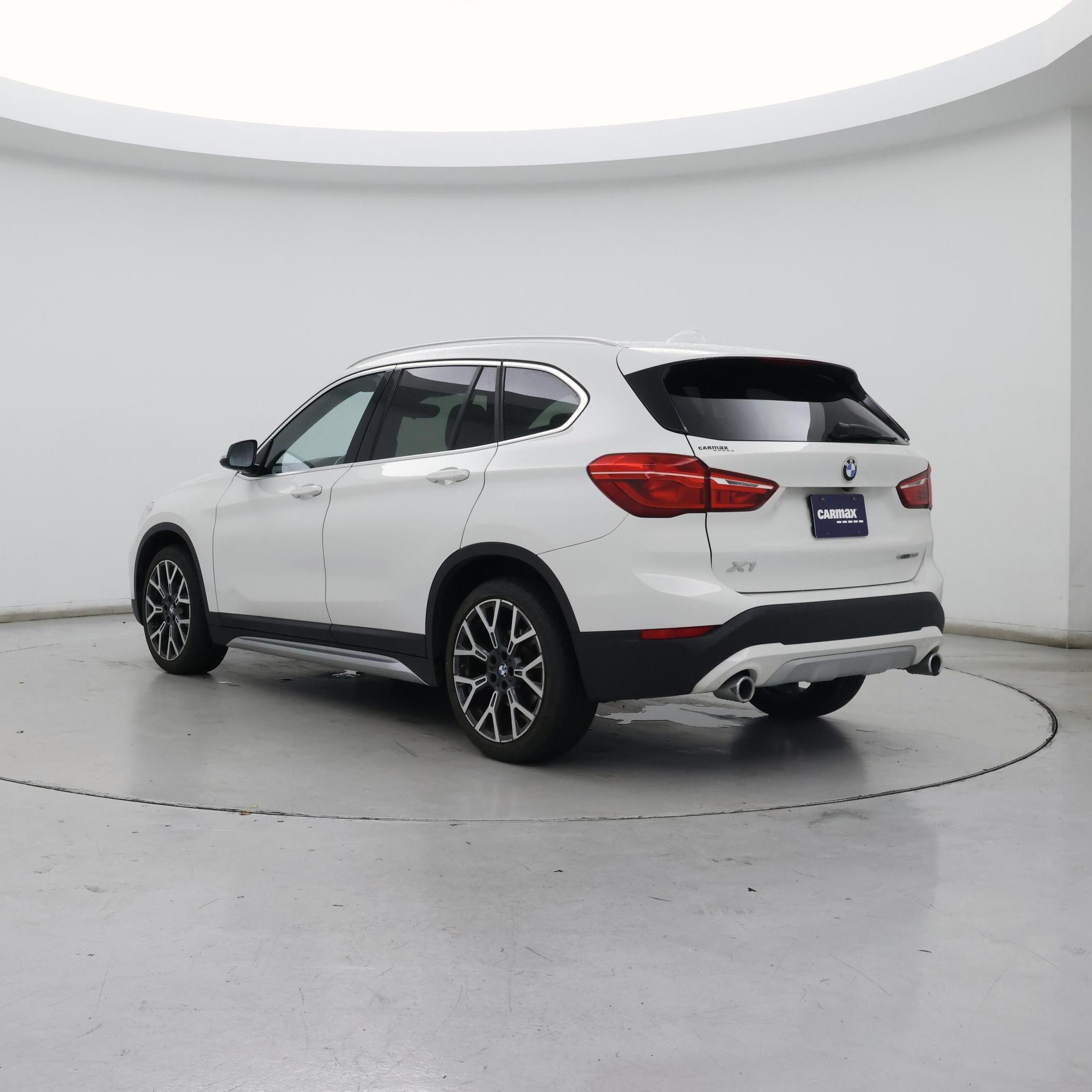 Thumbnail: 2021 BMW X1 - 2