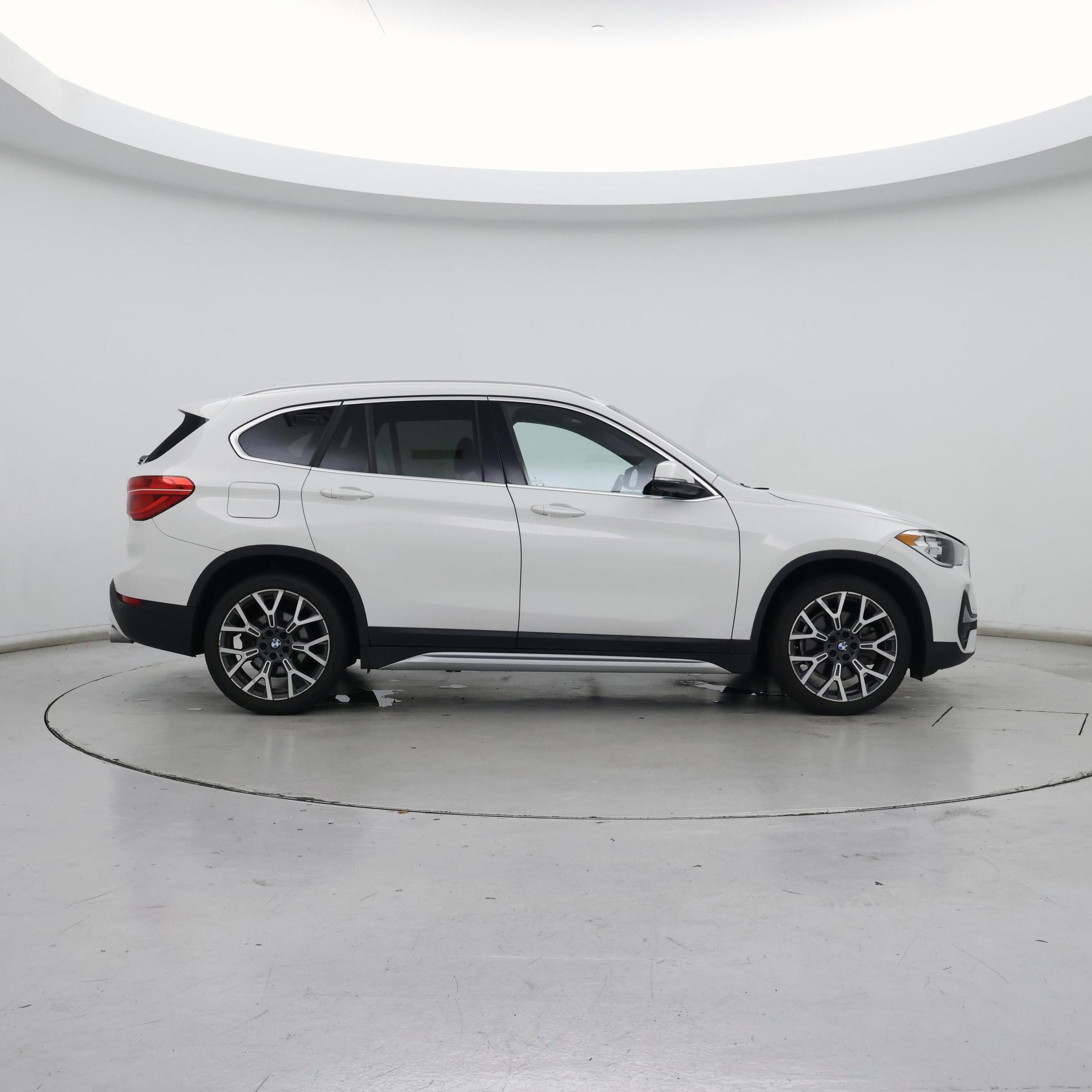 Thumbnail: 2021 BMW X1 - 7