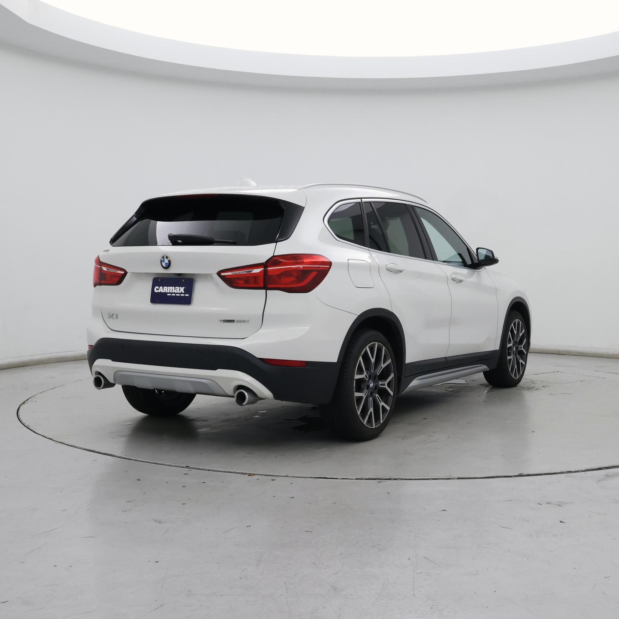 Thumbnail: 2021 BMW X1 - 8