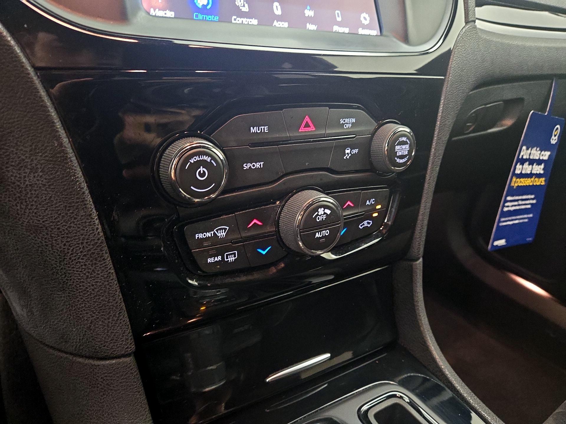 Thumbnail: 2020 Chrysler 300 - 17