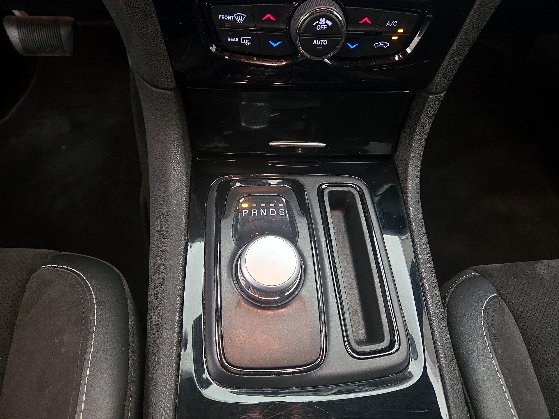 Thumbnail: 2020 Chrysler 300 - 18