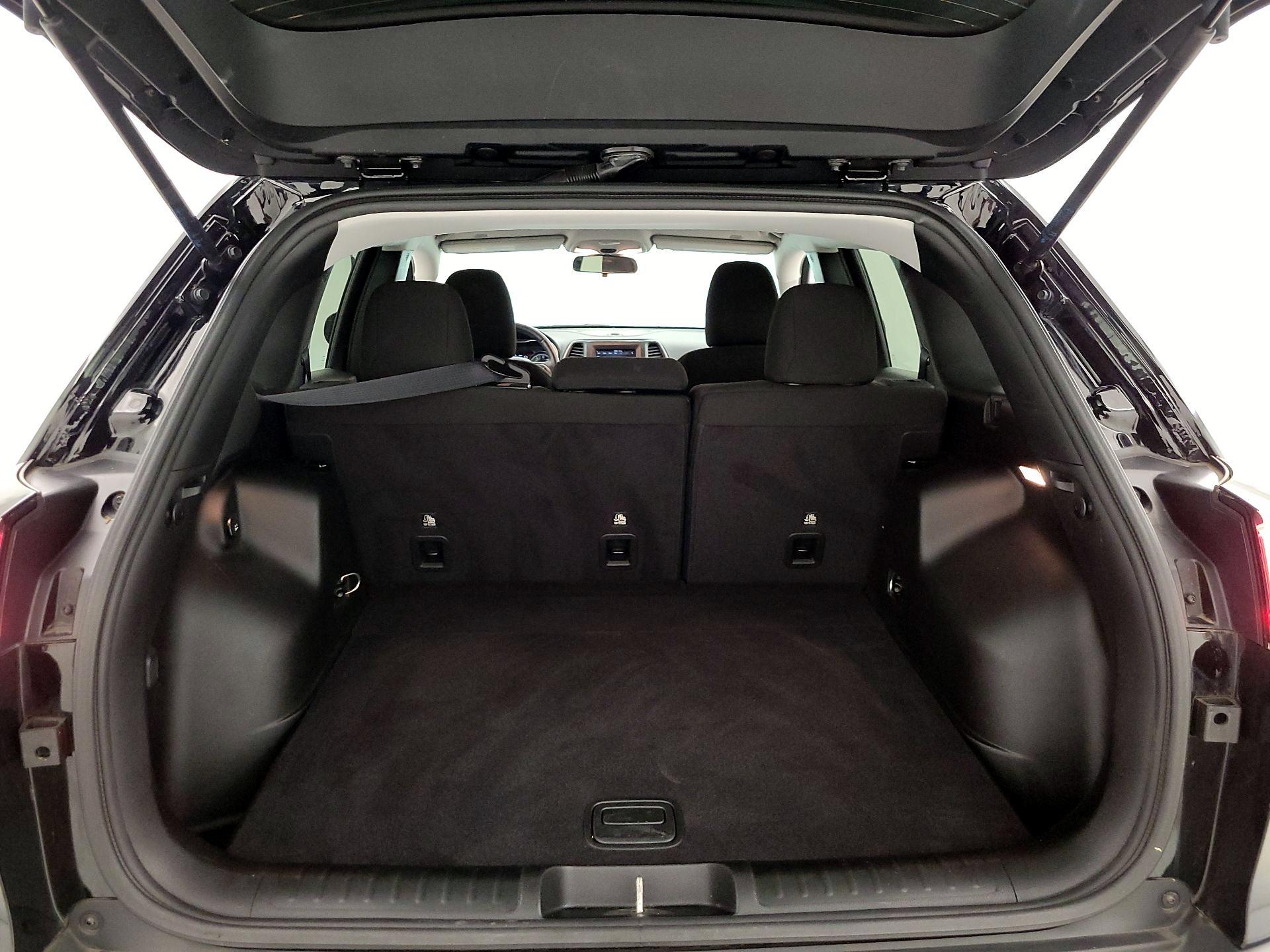 Thumbnail: 2019 Jeep Cherokee - 20