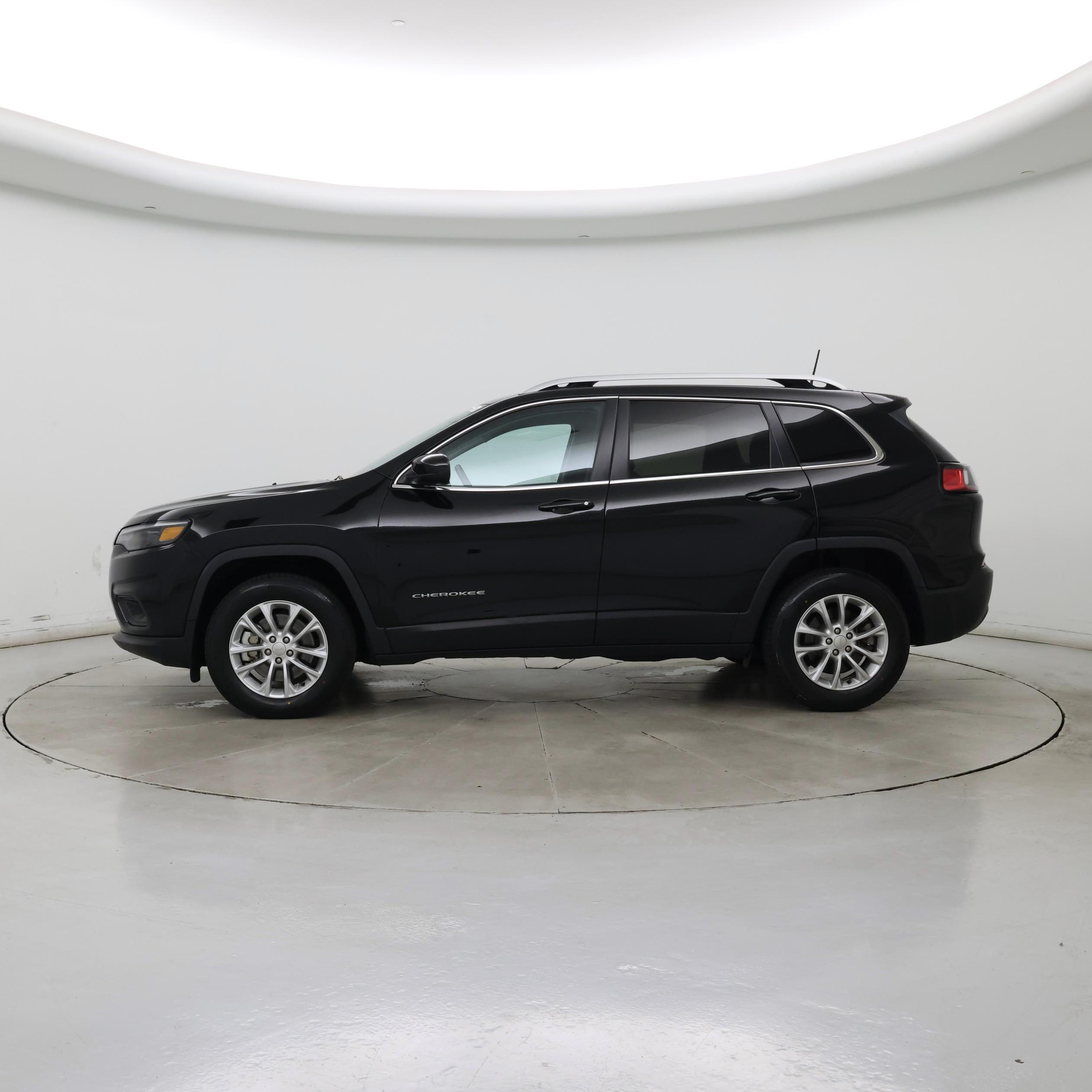 Thumbnail: 2019 Jeep Cherokee - 3