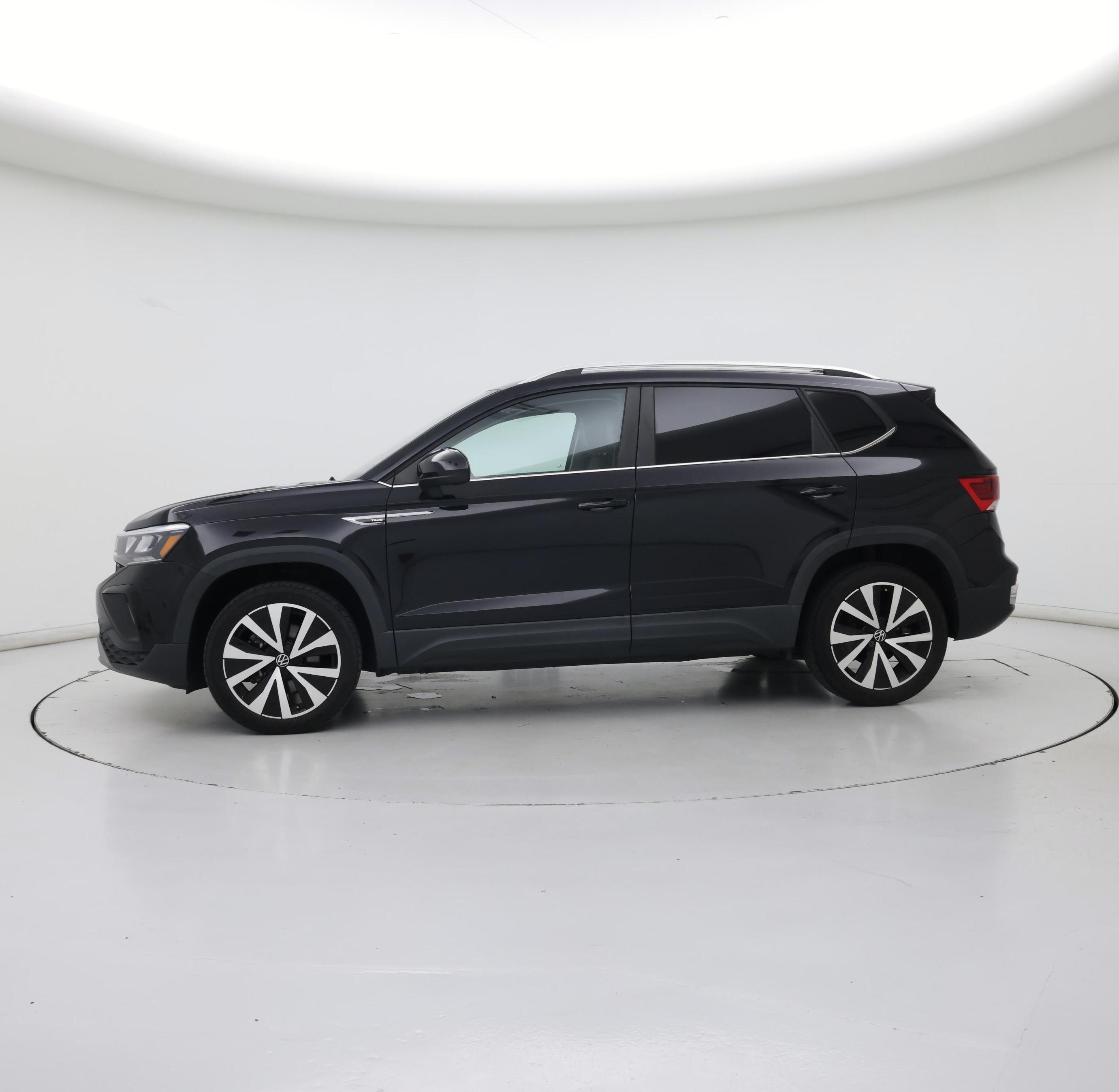 Thumbnail: 2022 Volkswagen Taos - 3