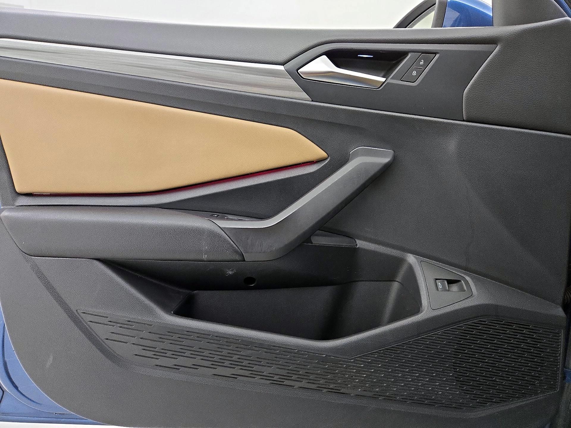 Thumbnail: 2019 Volkswagen Jetta - 12