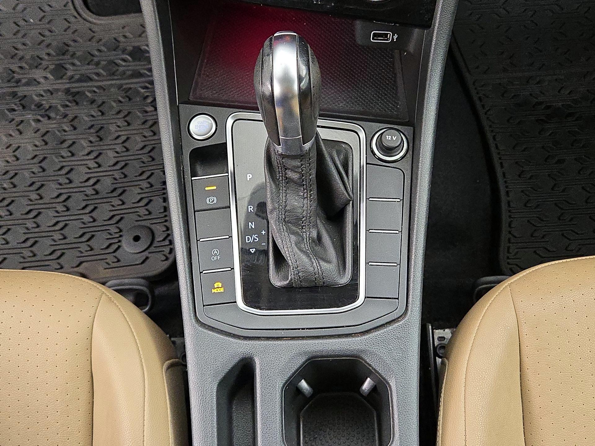 Thumbnail: 2019 Volkswagen Jetta - 17