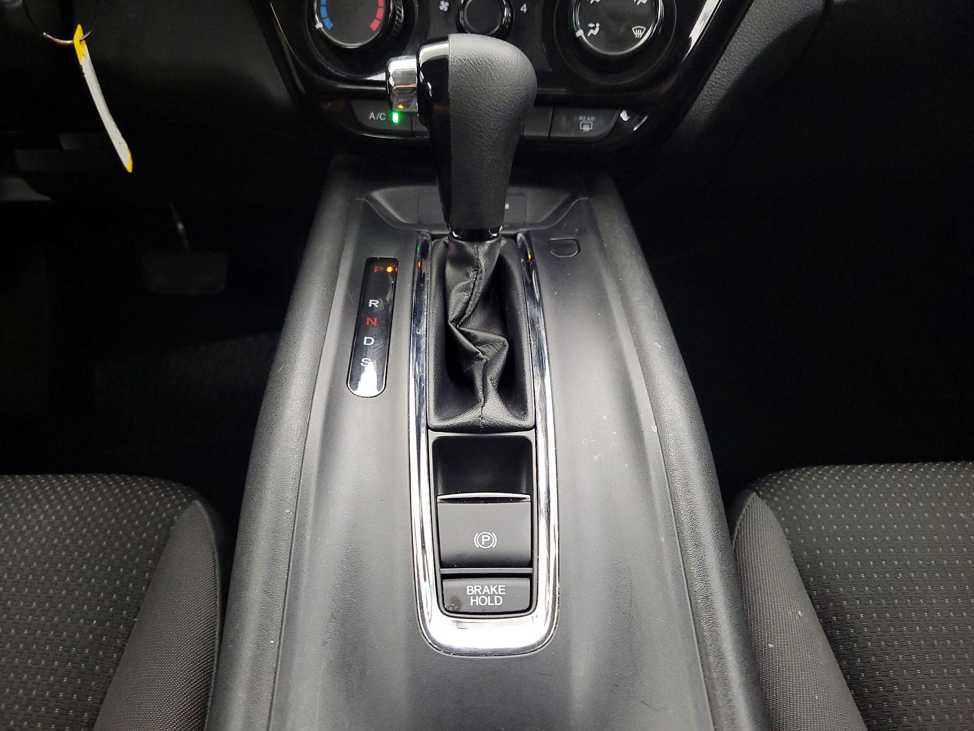 Thumbnail: 2019 Honda HR-V - 17