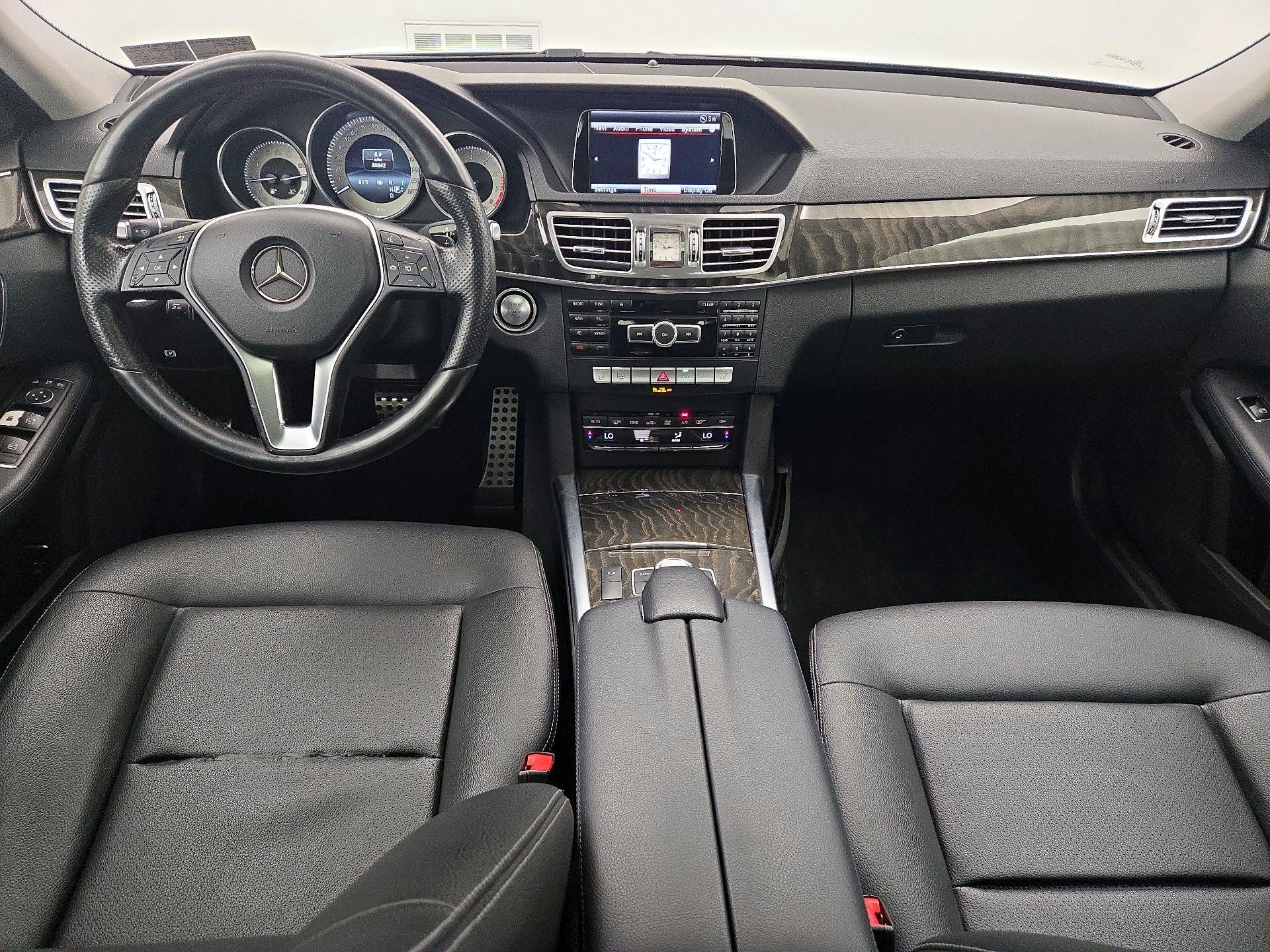Thumbnail: 2015 Mercedes-Benz E-Class - 9