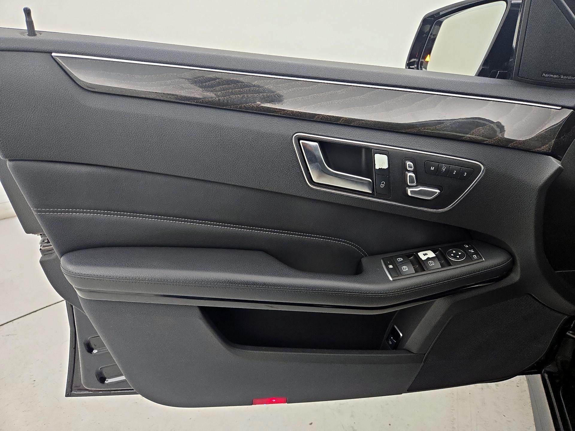 Thumbnail: 2015 Mercedes-Benz E-Class - 12