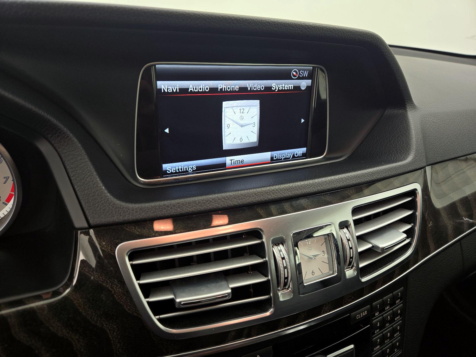 Thumbnail: 2015 Mercedes-Benz E-Class - 15