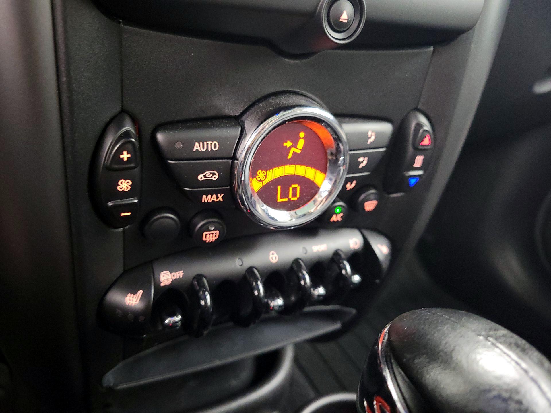 Thumbnail: 2015 MINI Cooper Paceman - 14