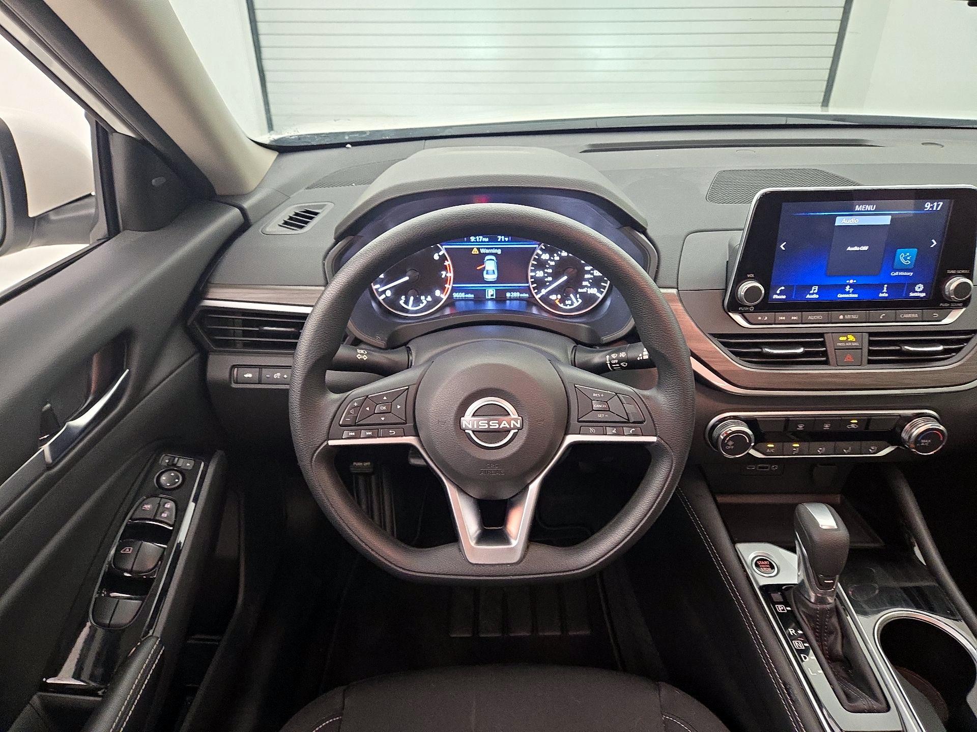 Thumbnail: 2023 Nissan Altima - 10