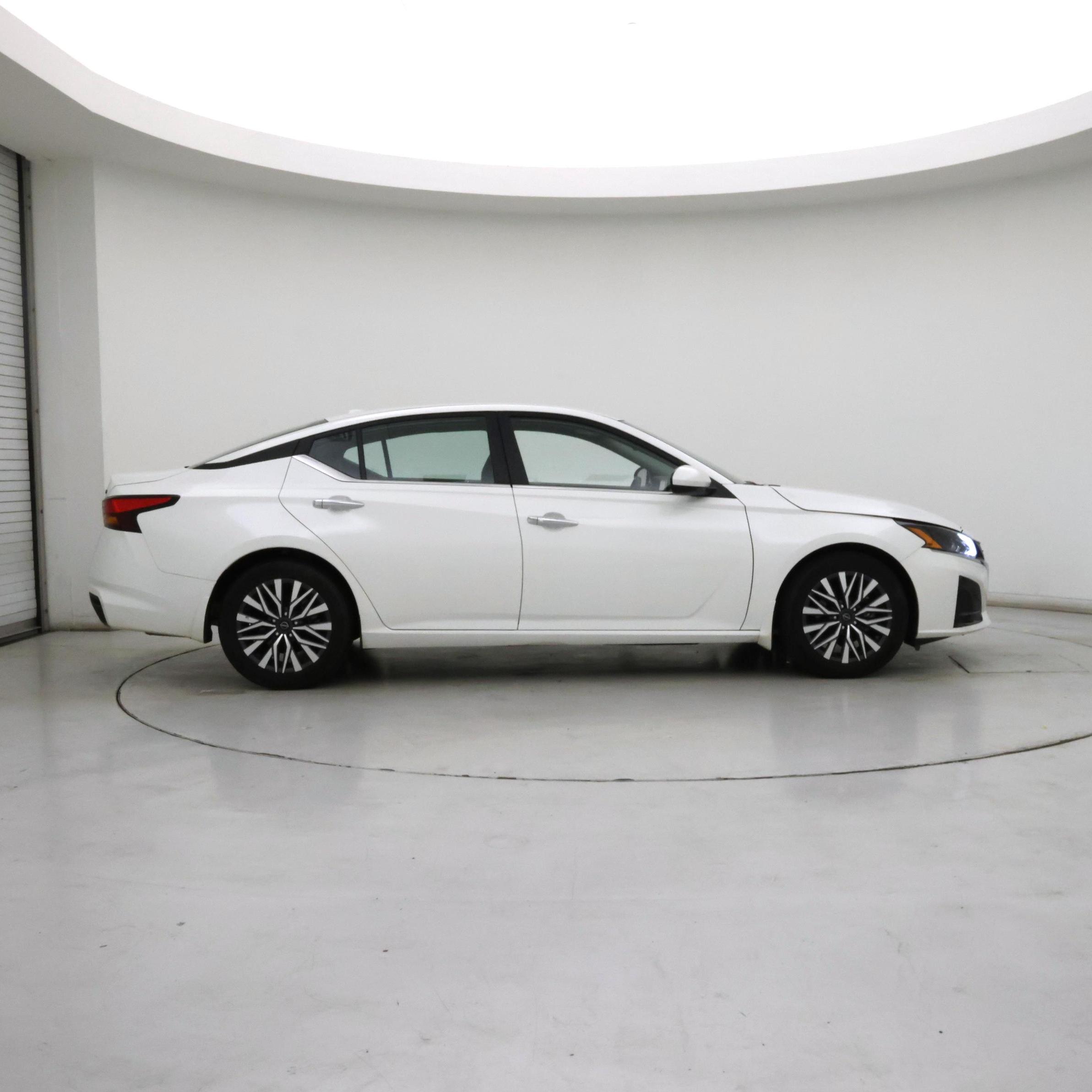 Thumbnail: 2023 Nissan Altima - 7