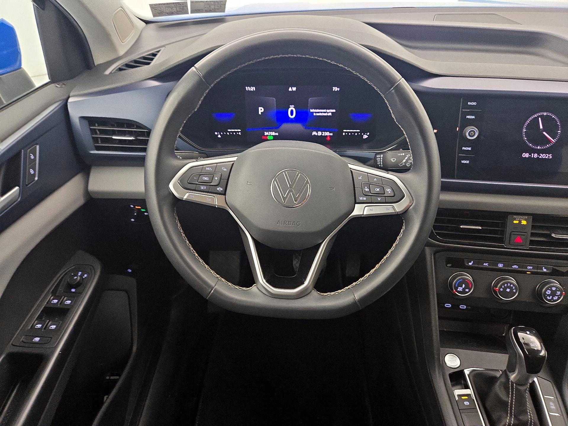 Thumbnail: 2022 Volkswagen Taos - 10