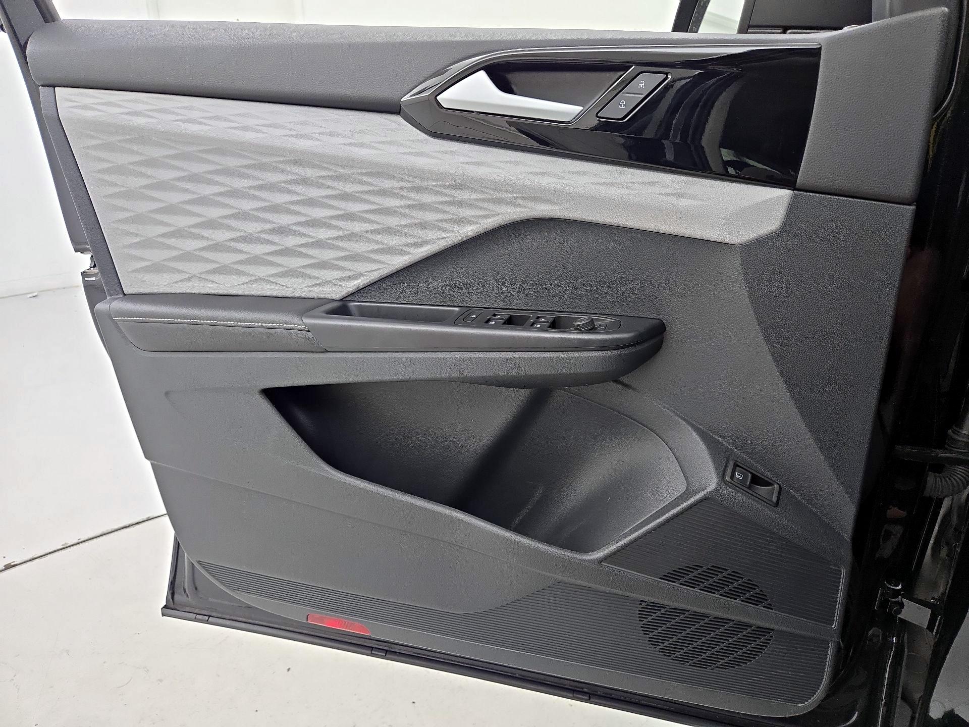 Thumbnail: 2024 Volkswagen Taos - 12
