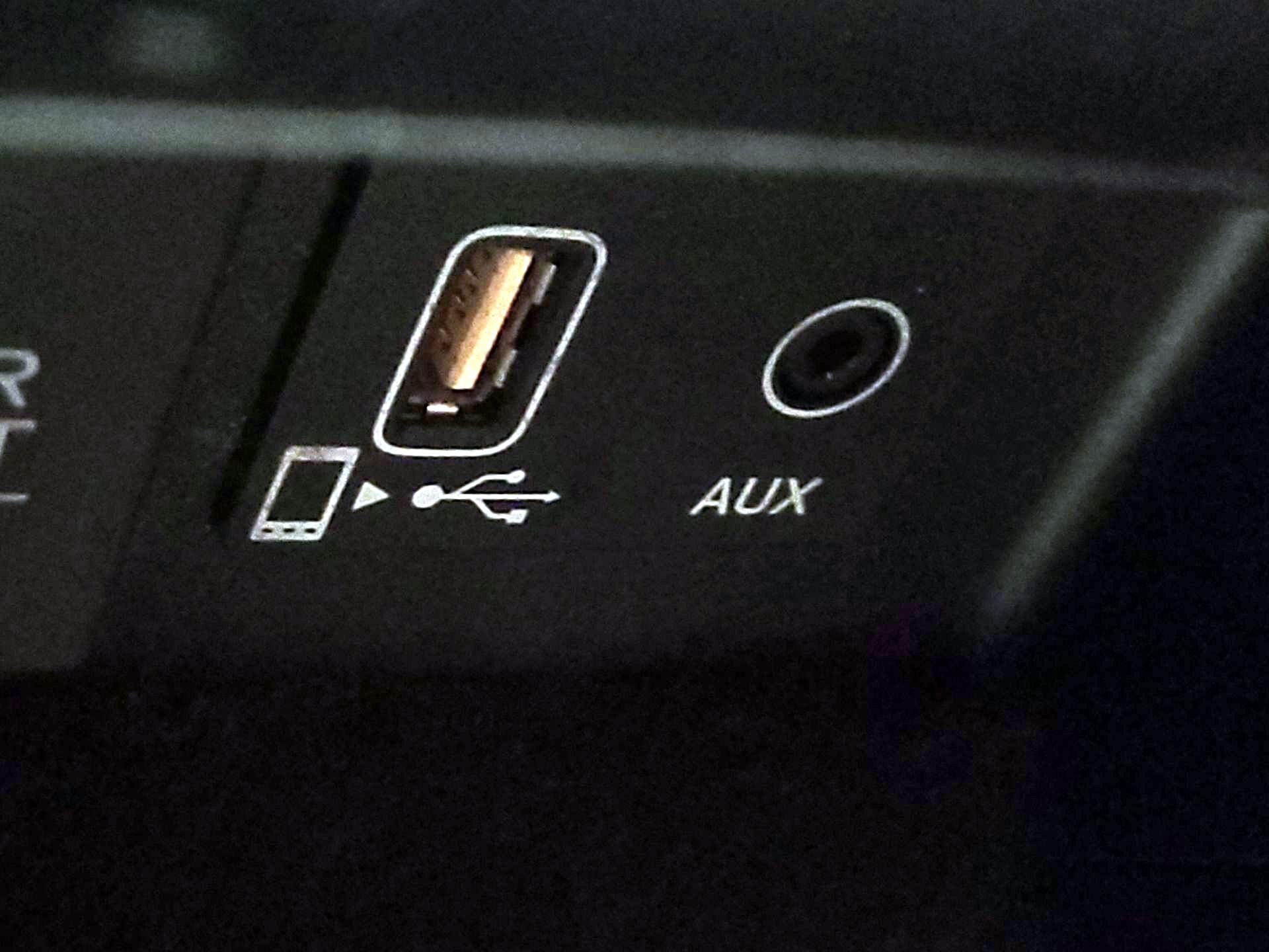 Thumbnail: 2022 Acura ILX - 18