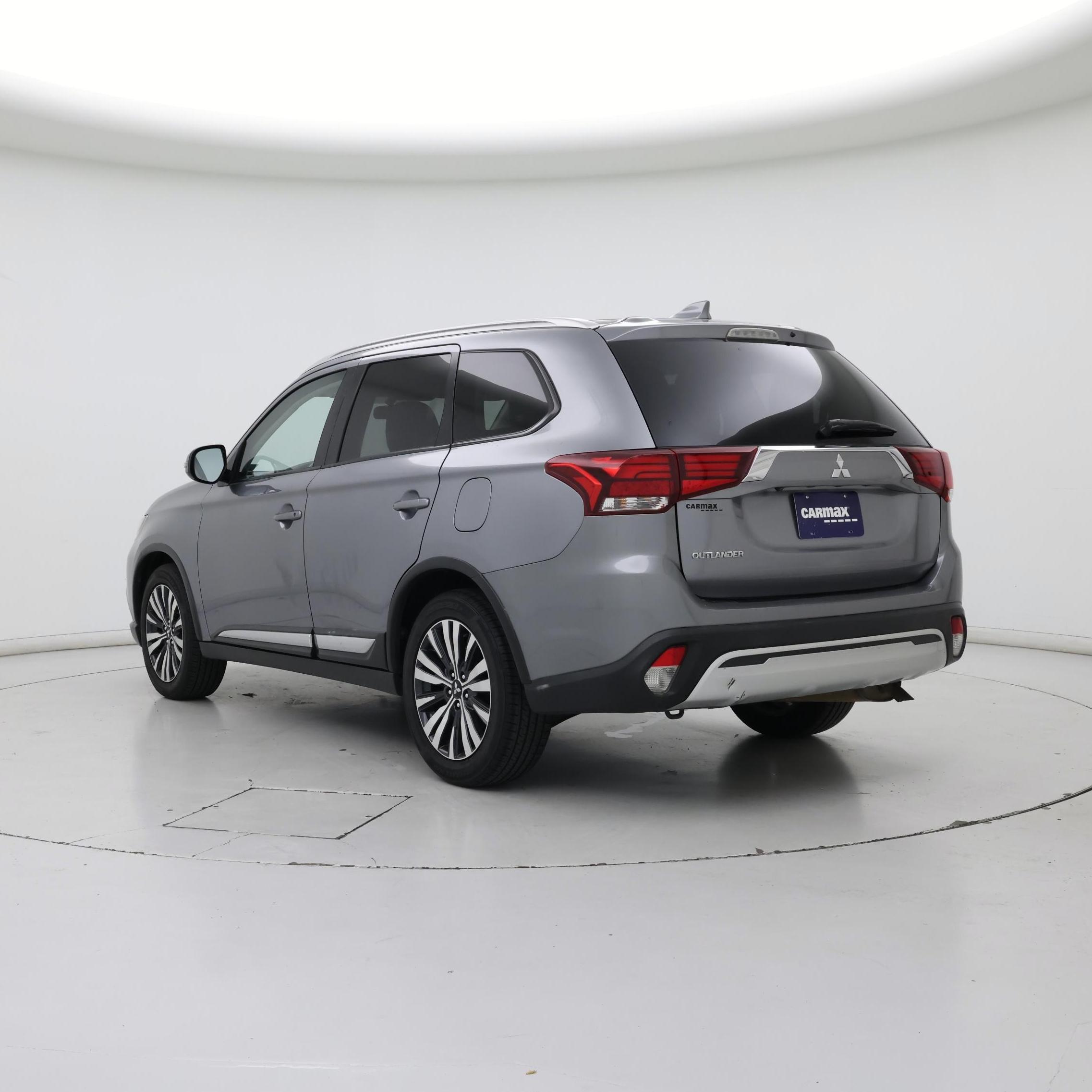 Thumbnail: 2020 Mitsubishi Outlander - 2