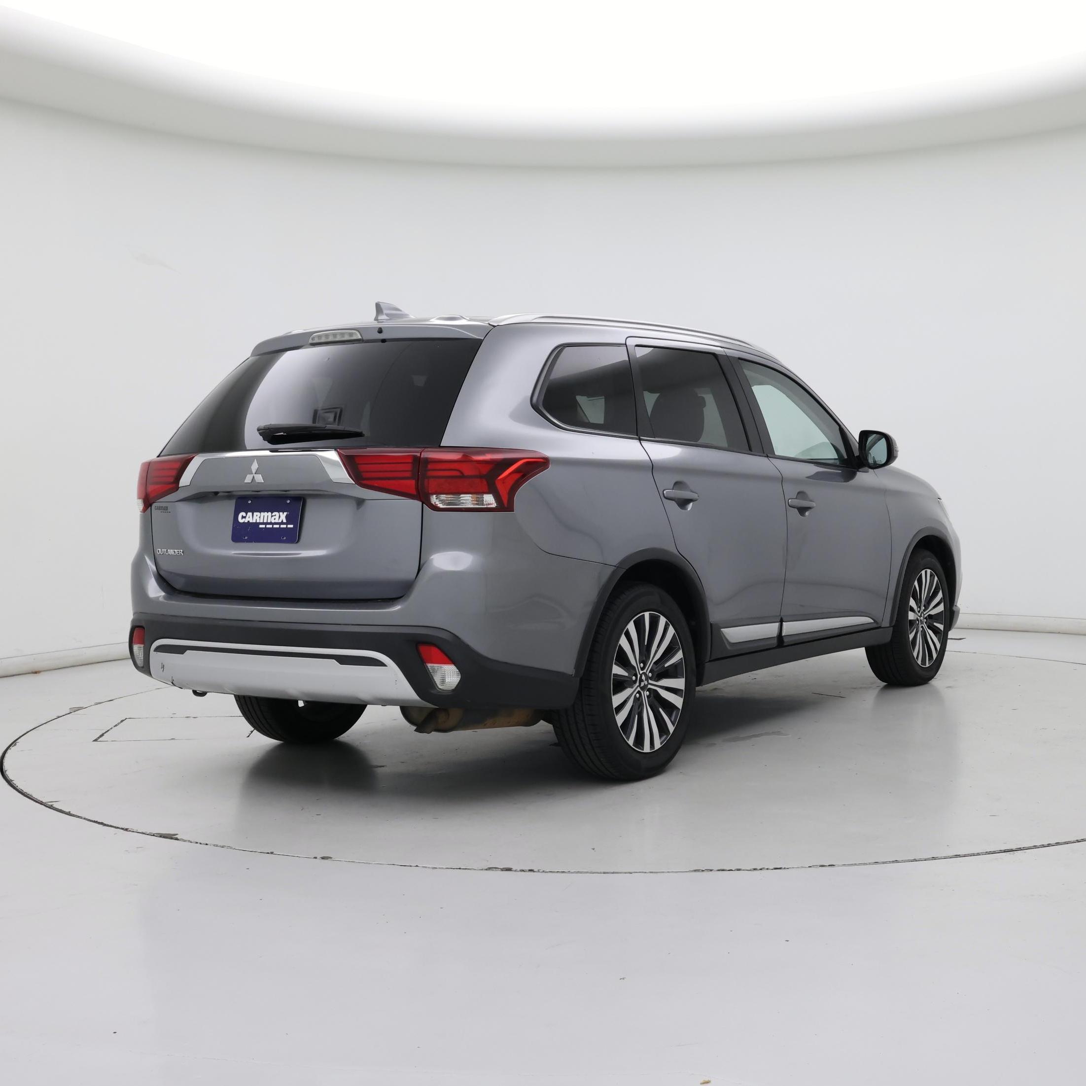 Thumbnail: 2020 Mitsubishi Outlander - 8