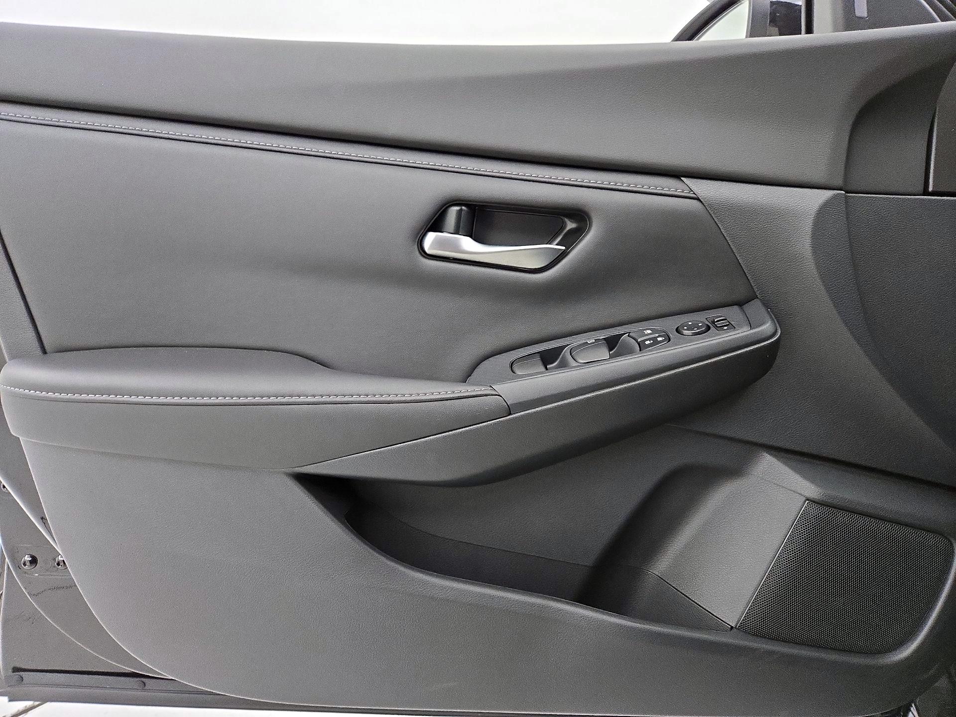 Thumbnail: 2022 Nissan Sentra - 12