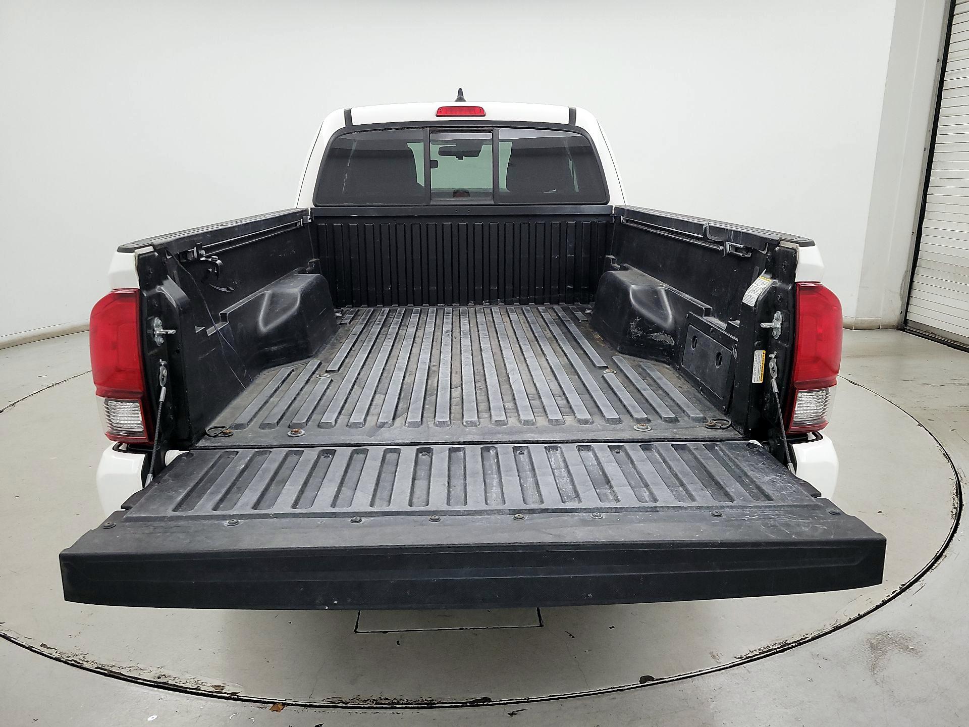 Thumbnail: 2021 Toyota Tacoma - 20