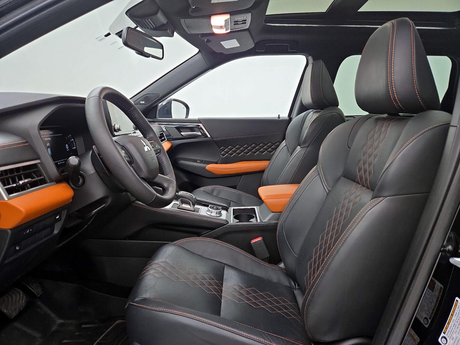 Thumbnail: 2022 Mitsubishi Outlander - 11