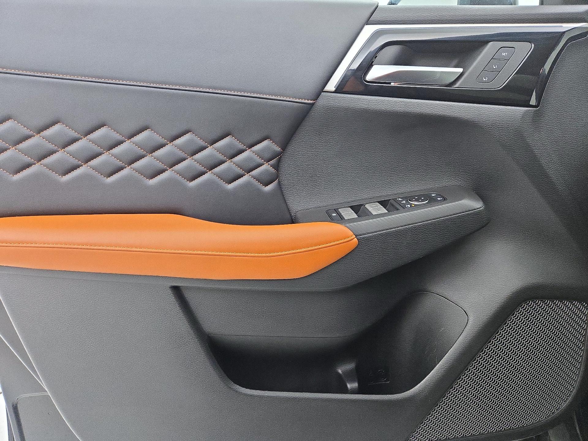 Thumbnail: 2022 Mitsubishi Outlander - 12