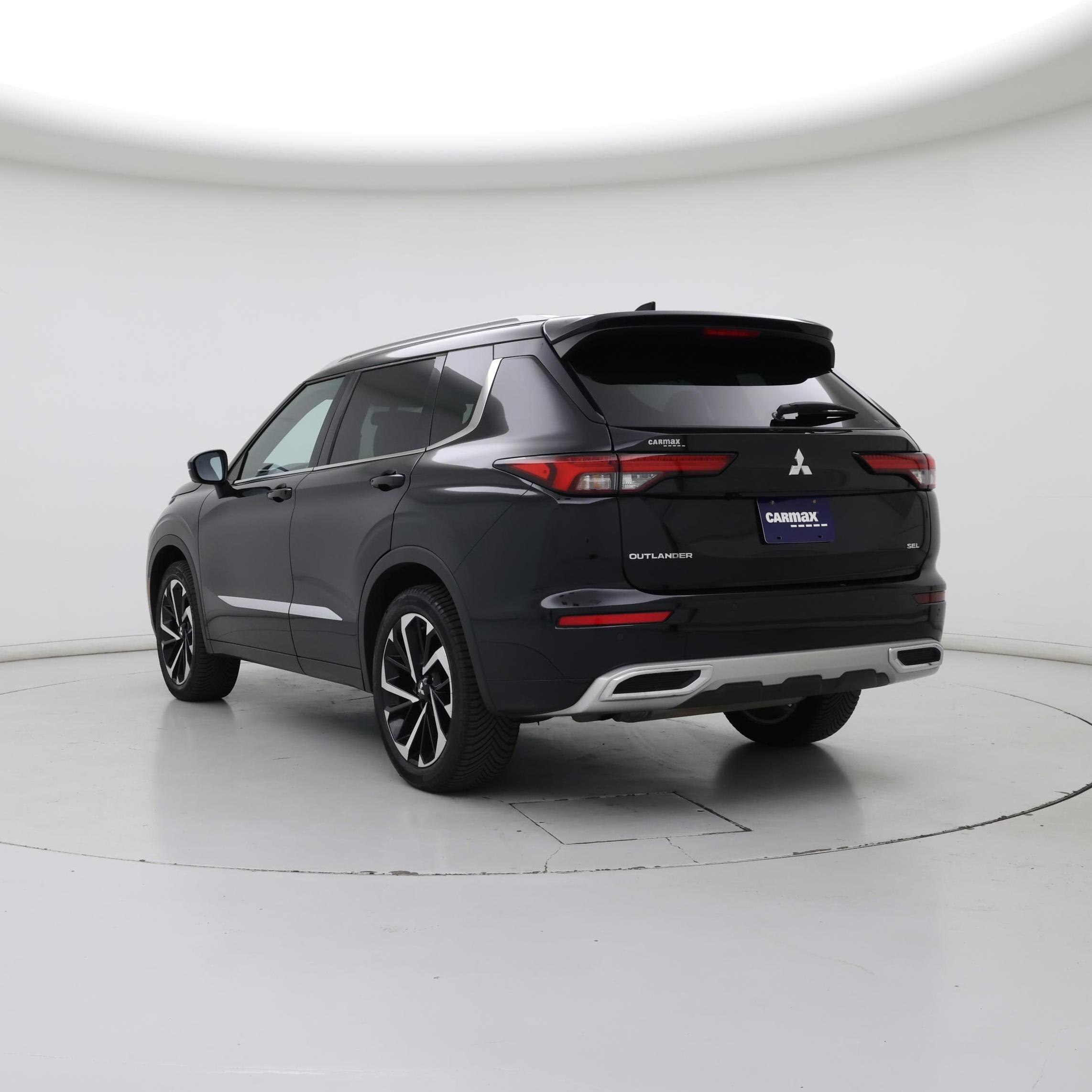 Thumbnail: 2022 Mitsubishi Outlander - 2