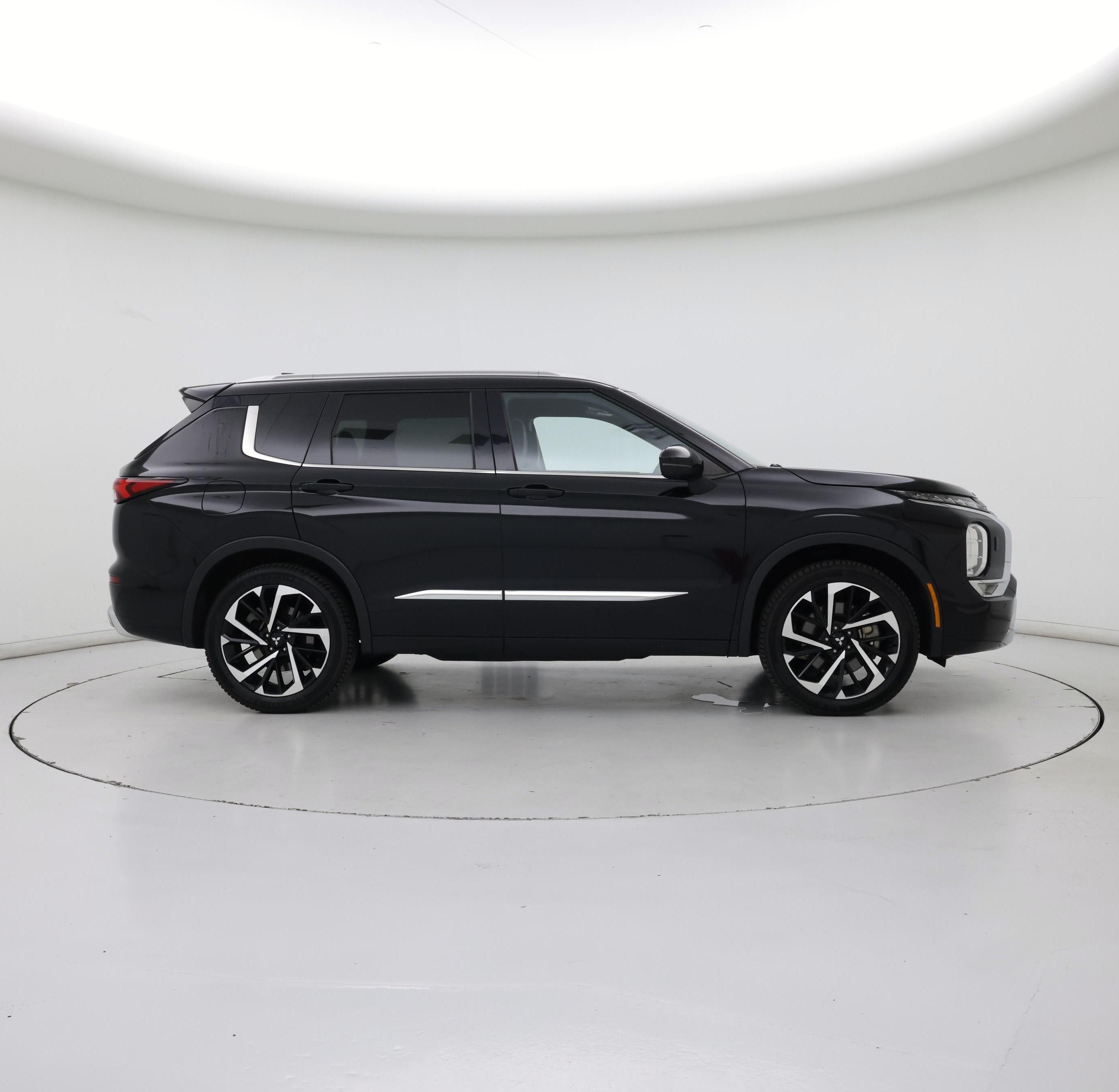 Thumbnail: 2022 Mitsubishi Outlander - 7