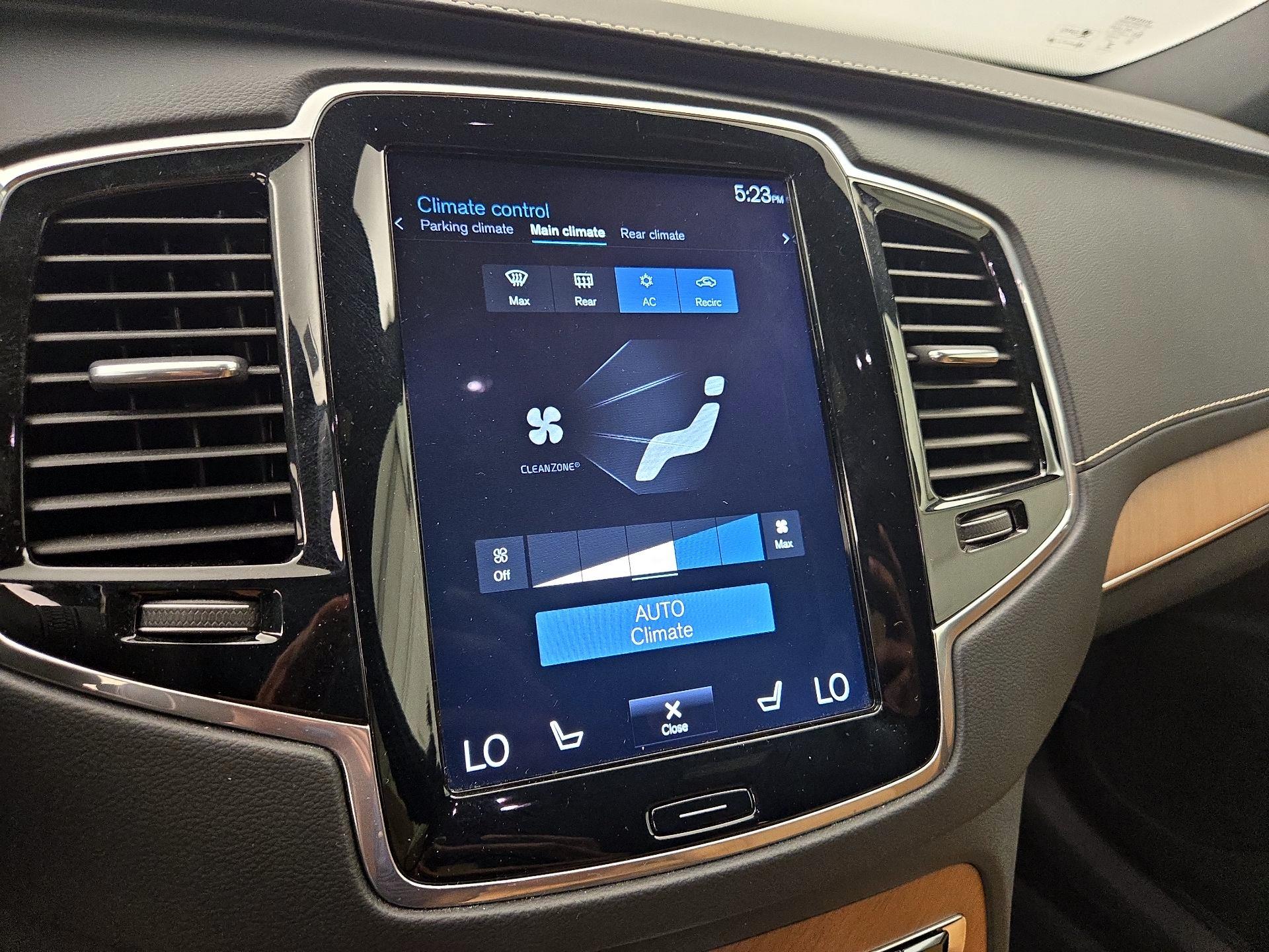 Thumbnail: 2019 Volvo XC90 - 17
