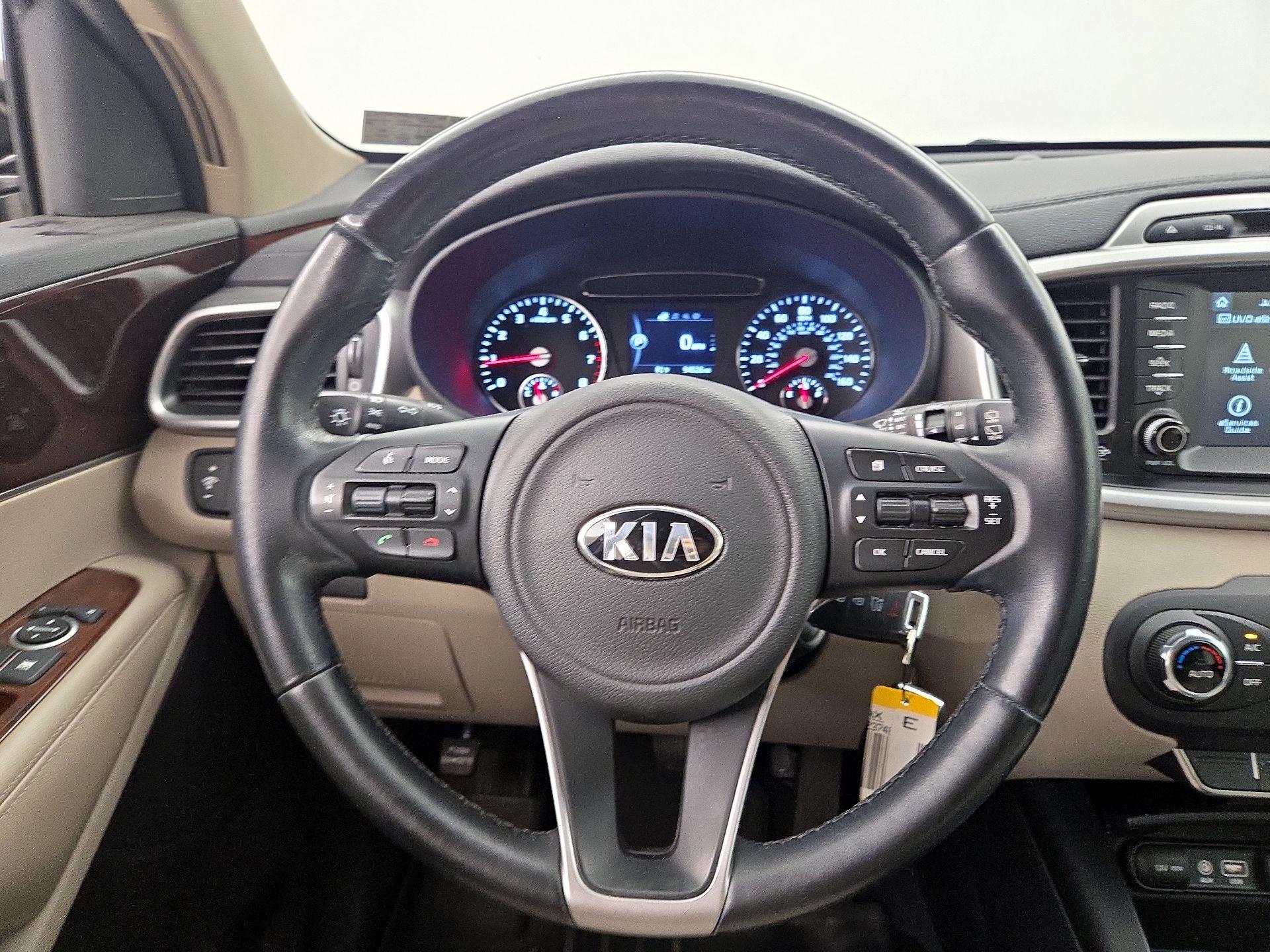 Thumbnail: 2017 Kia Sorento - 10