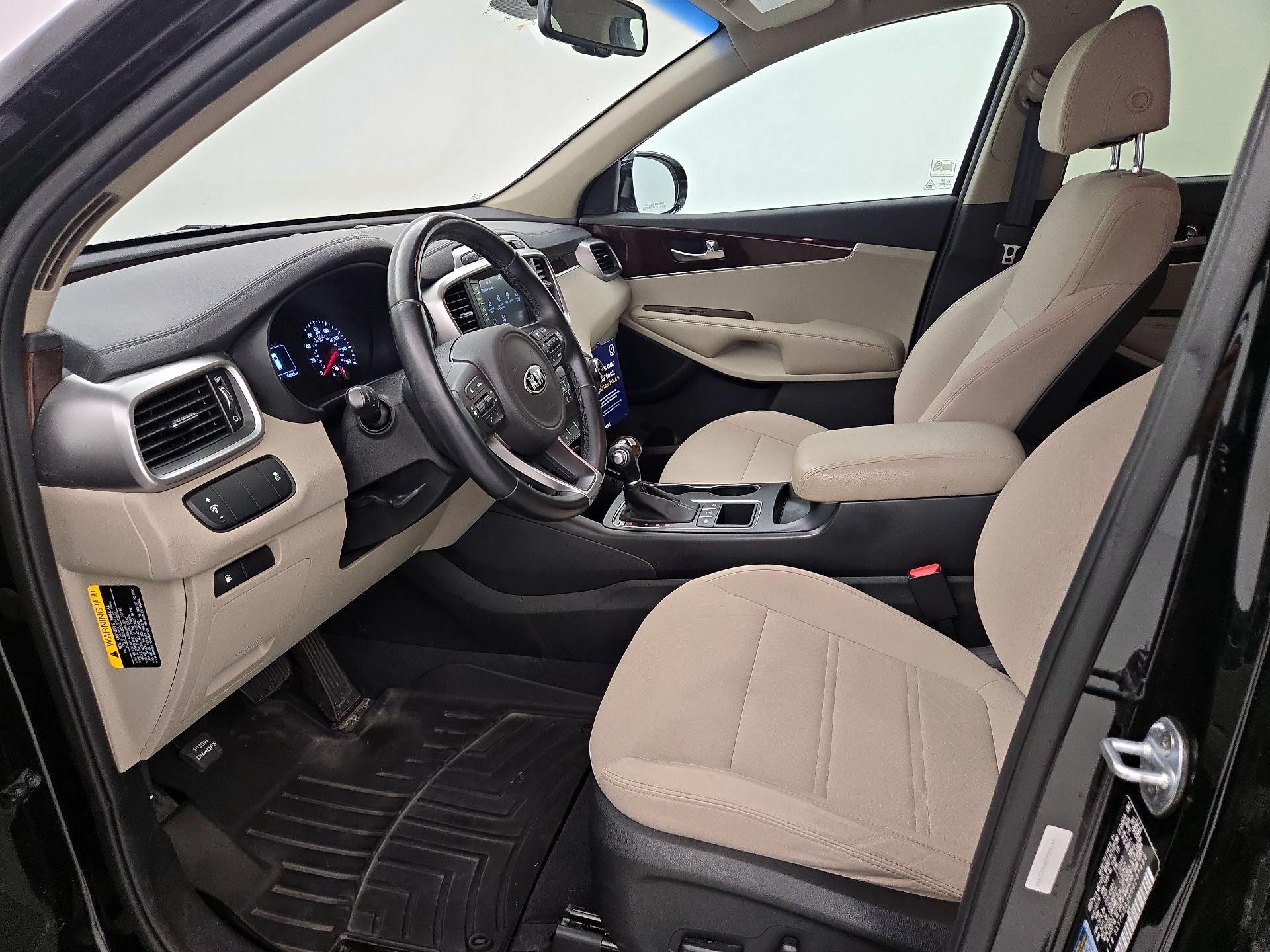 Thumbnail: 2017 Kia Sorento - 11