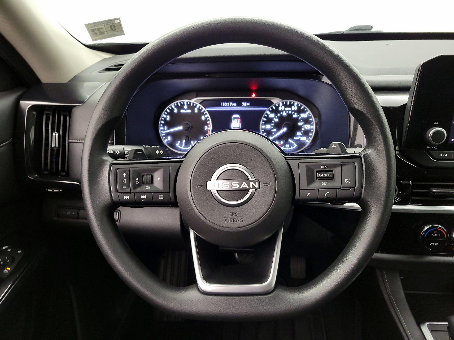 Thumbnail: 2022 Nissan Pathfinder - 10