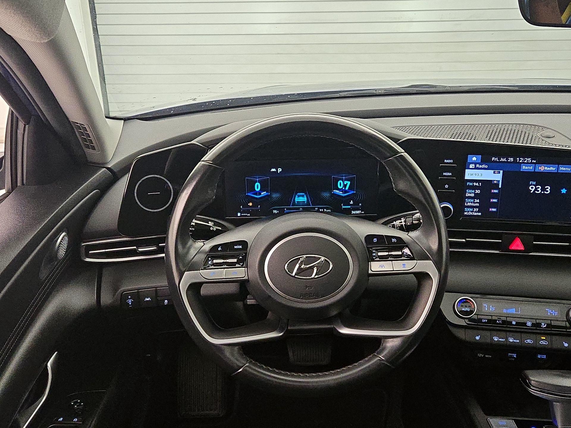 Thumbnail: 2022 Hyundai Elantra - 10