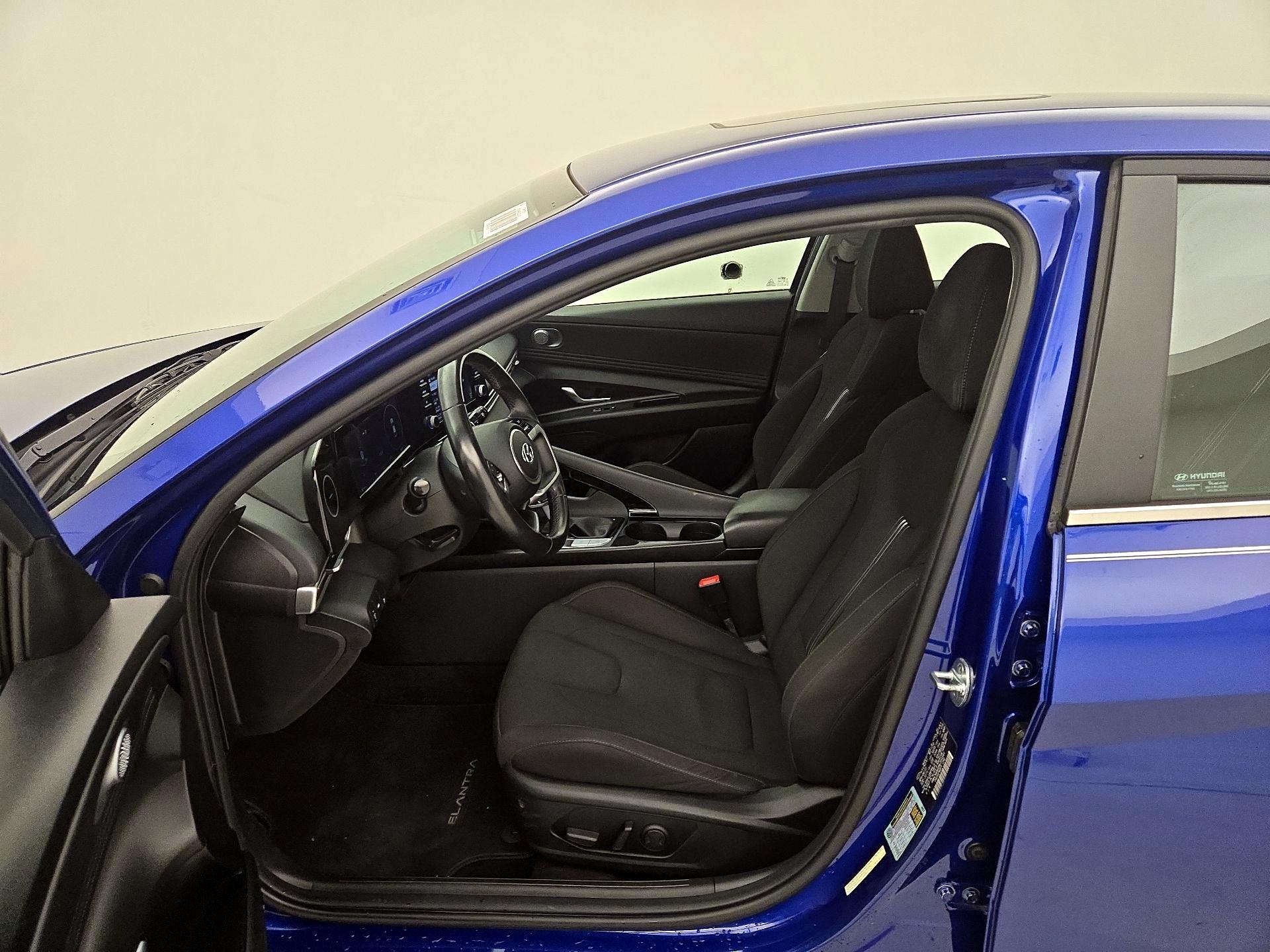 Thumbnail: 2022 Hyundai Elantra - 11