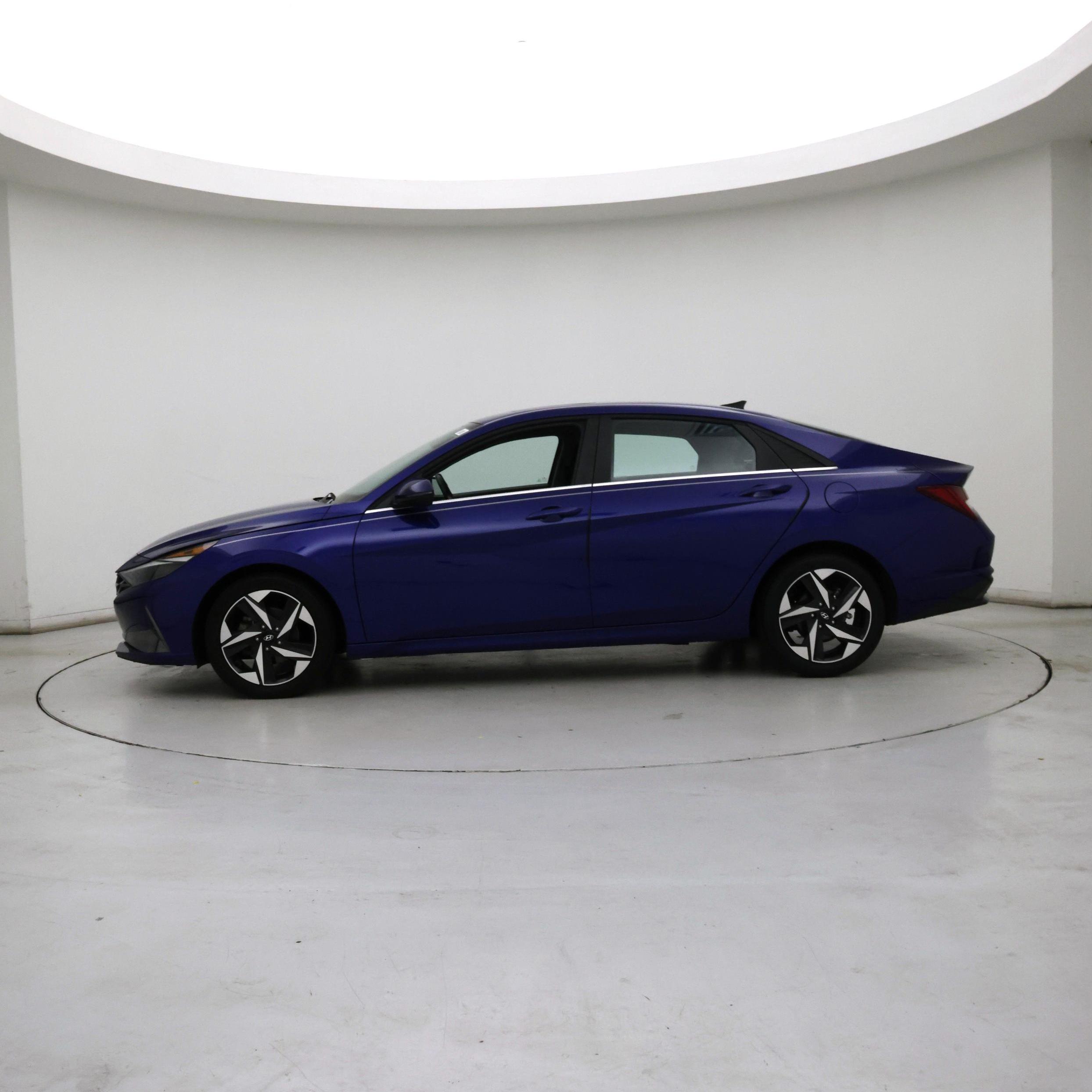 Thumbnail: 2022 Hyundai Elantra - 3