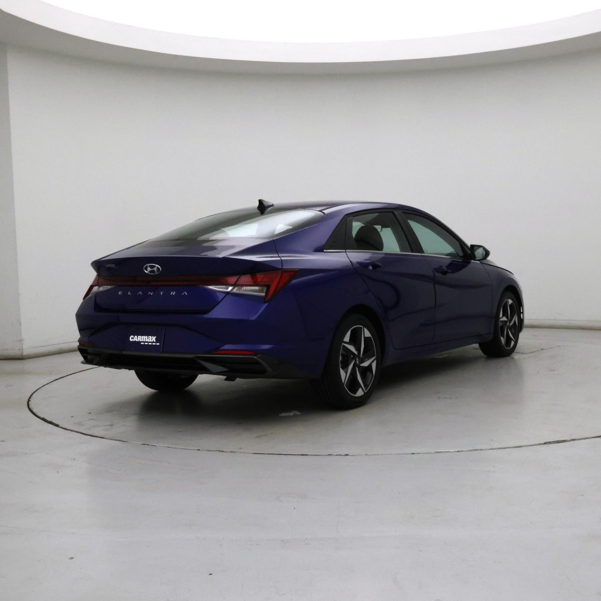 Thumbnail: 2022 Hyundai Elantra - 8