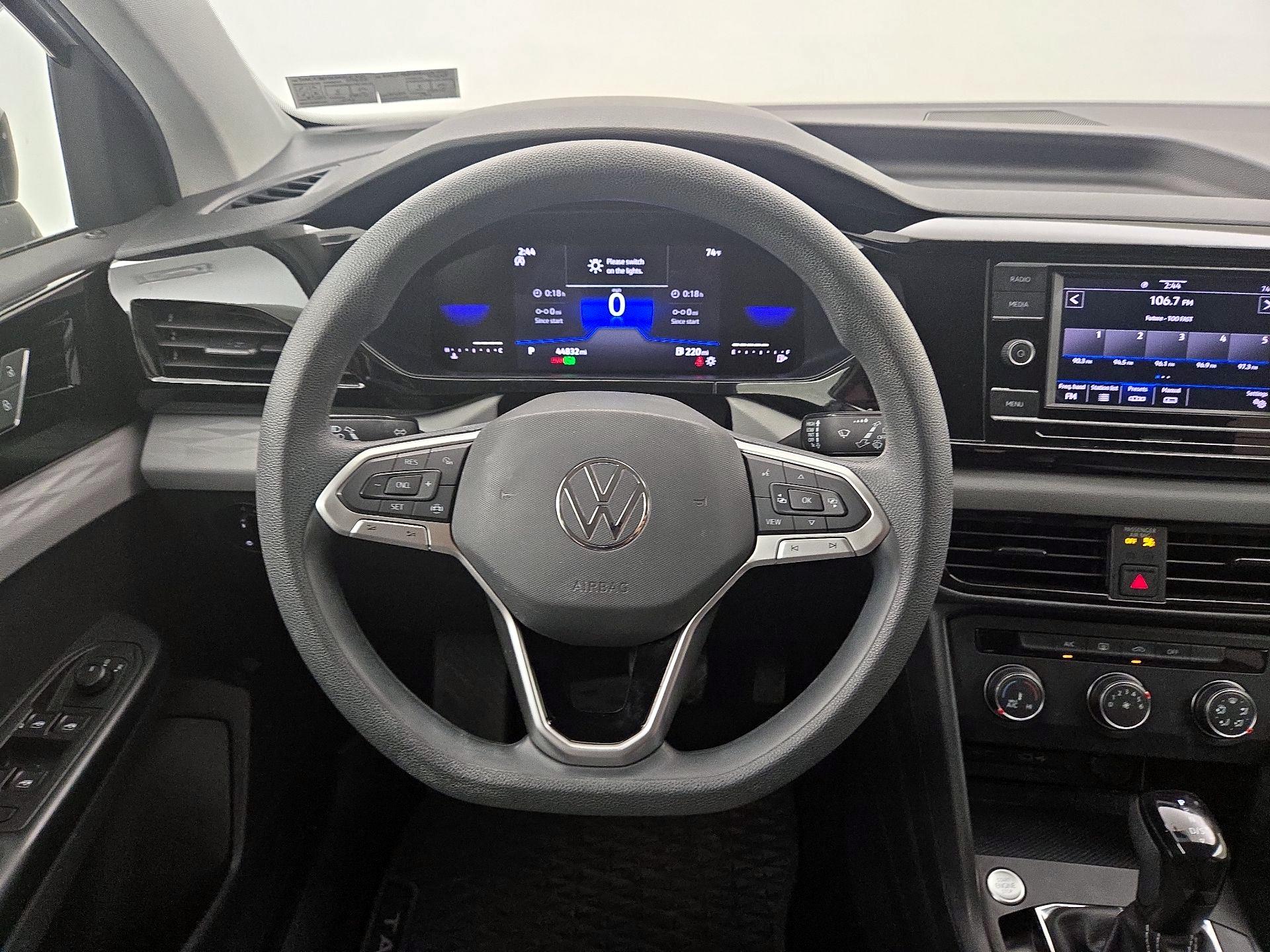 Thumbnail: 2022 Volkswagen Taos - 10