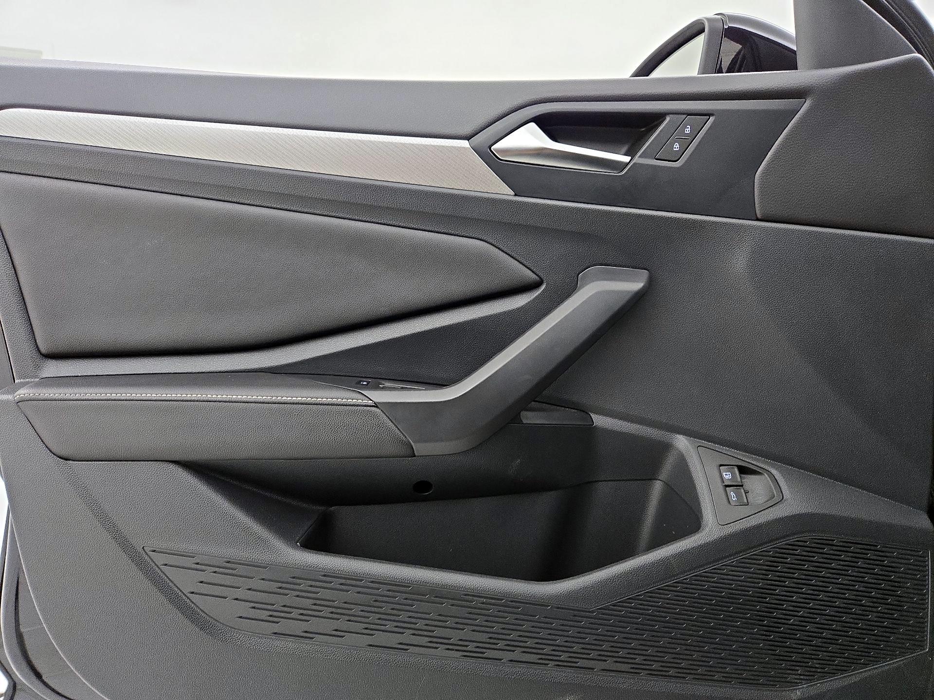 Thumbnail: 2024 Volkswagen Jetta - 12