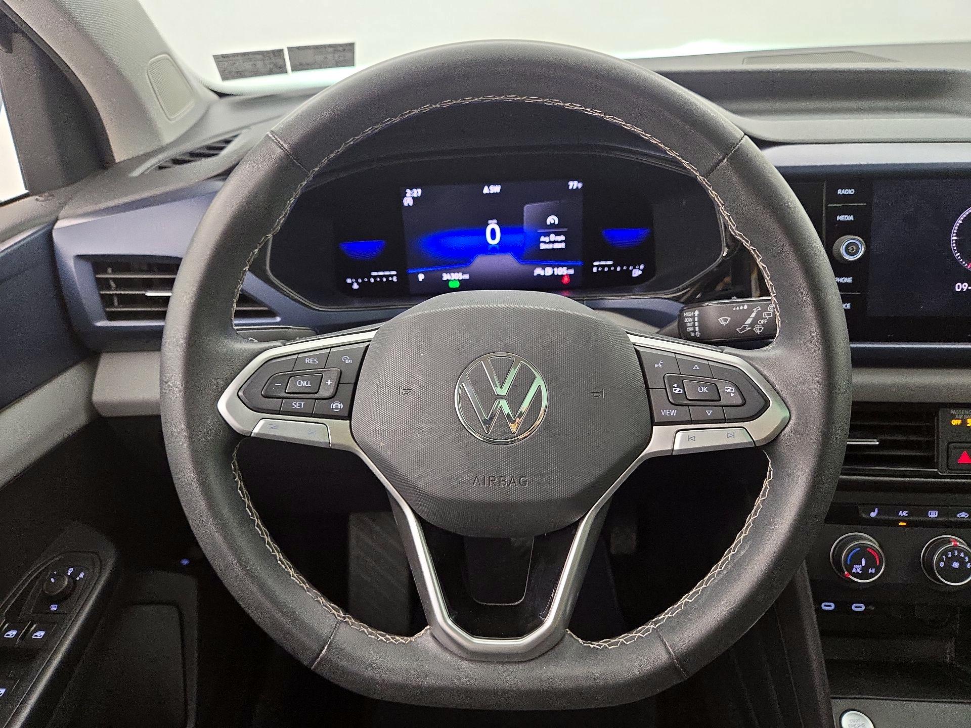 Thumbnail: 2022 Volkswagen Taos - 10