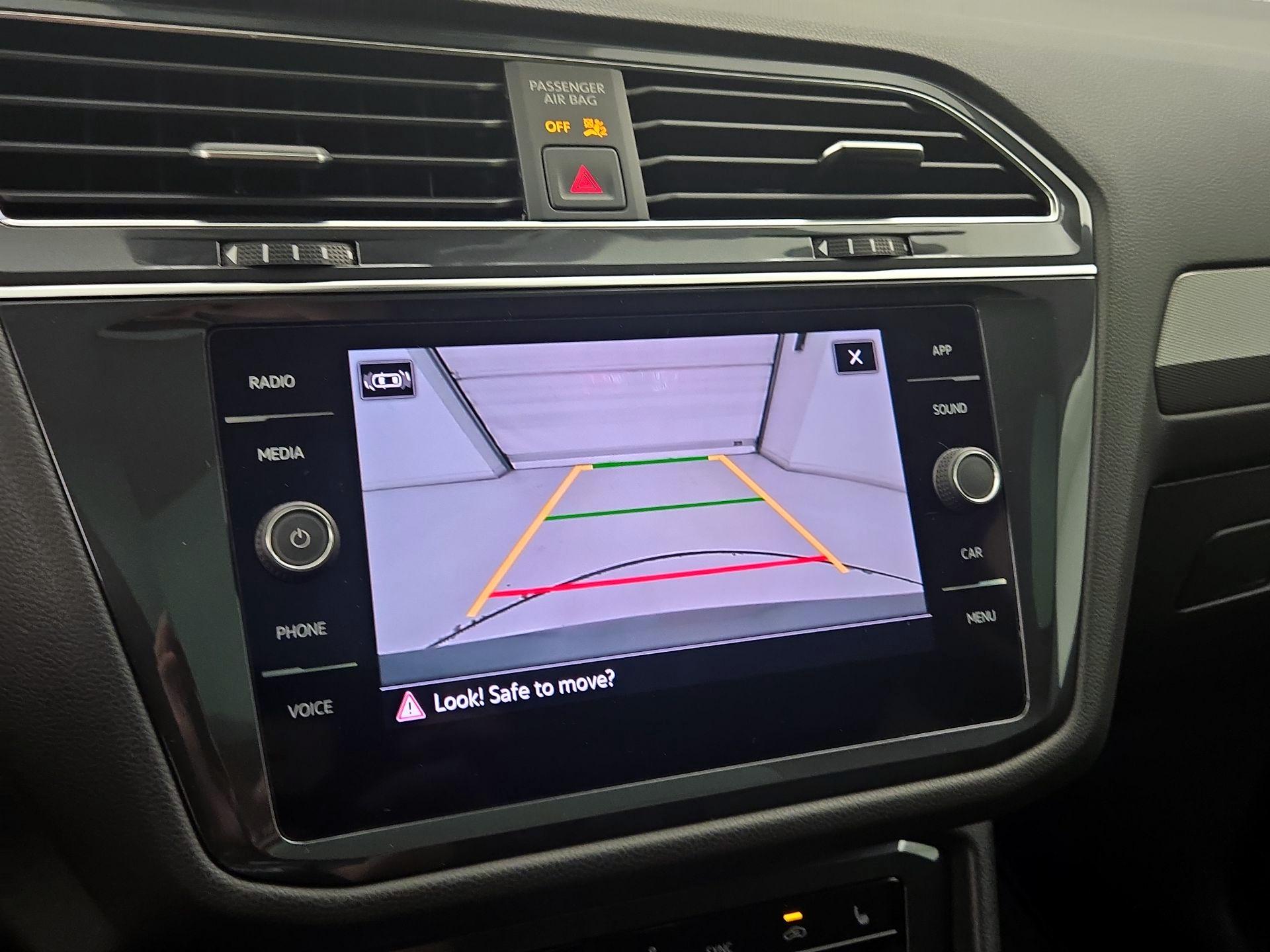 Thumbnail: 2022 Volkswagen Tiguan - 14