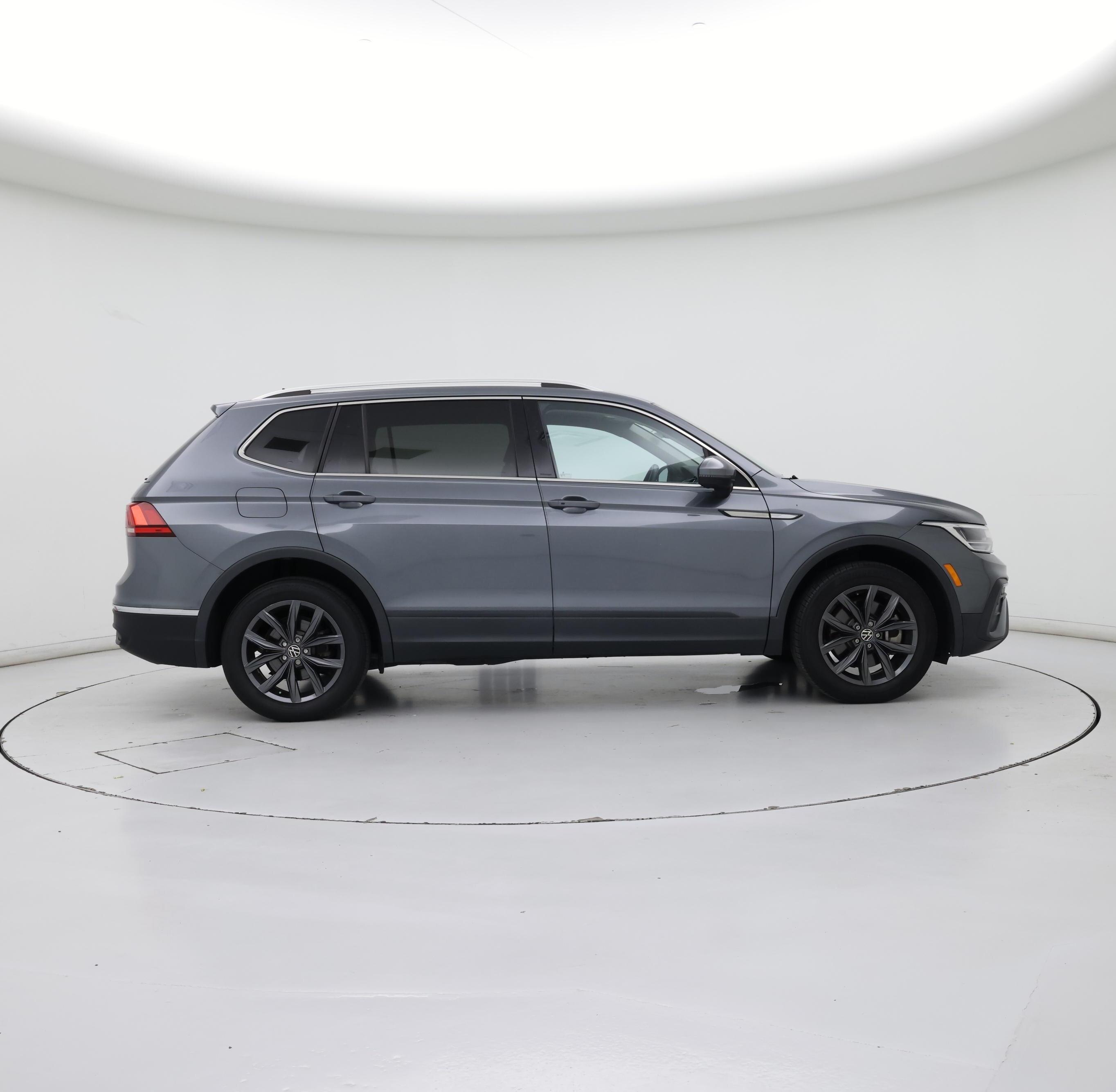 Thumbnail: 2022 Volkswagen Tiguan - 7