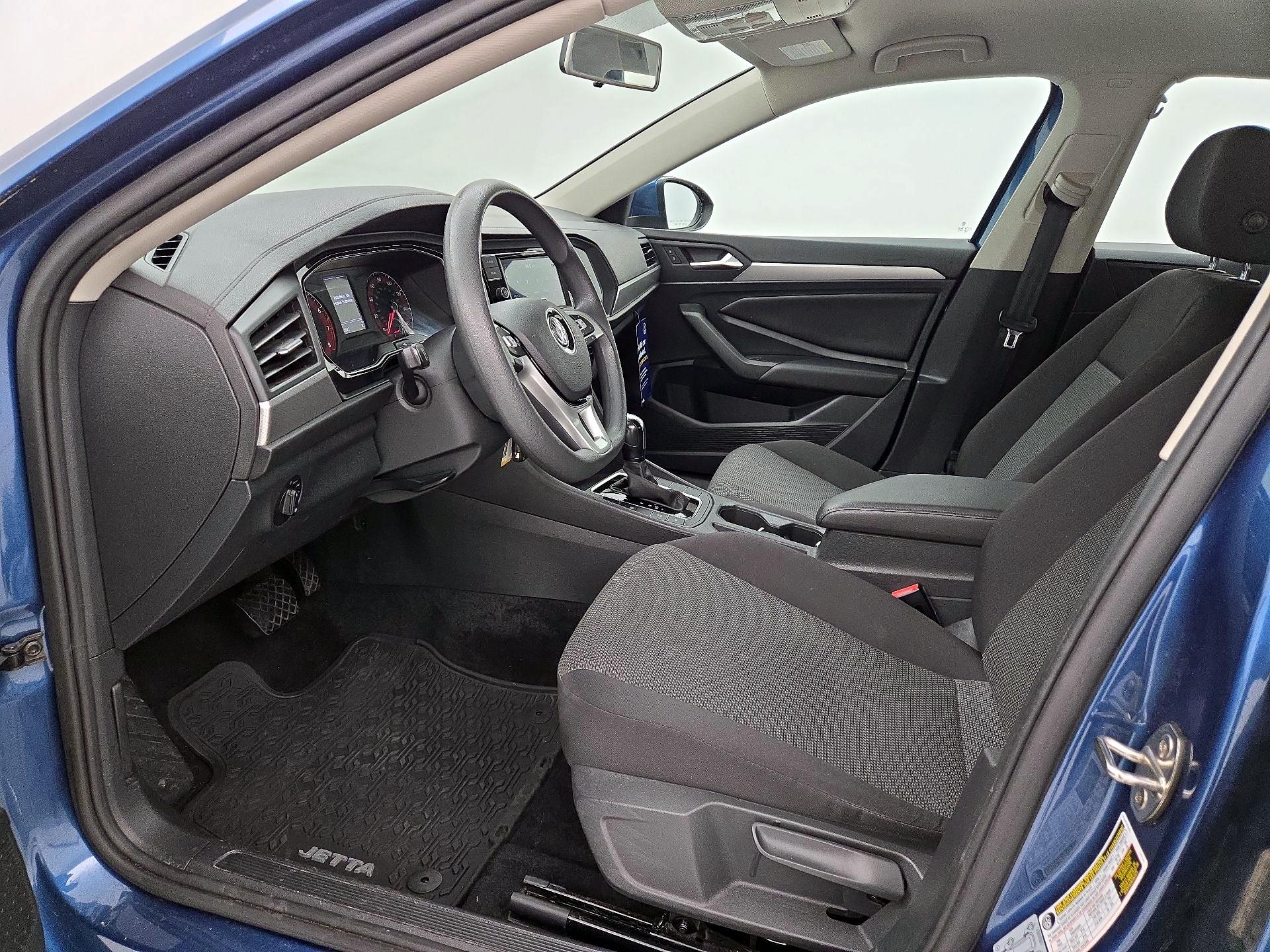 Thumbnail: 2019 Volkswagen Jetta - 11
