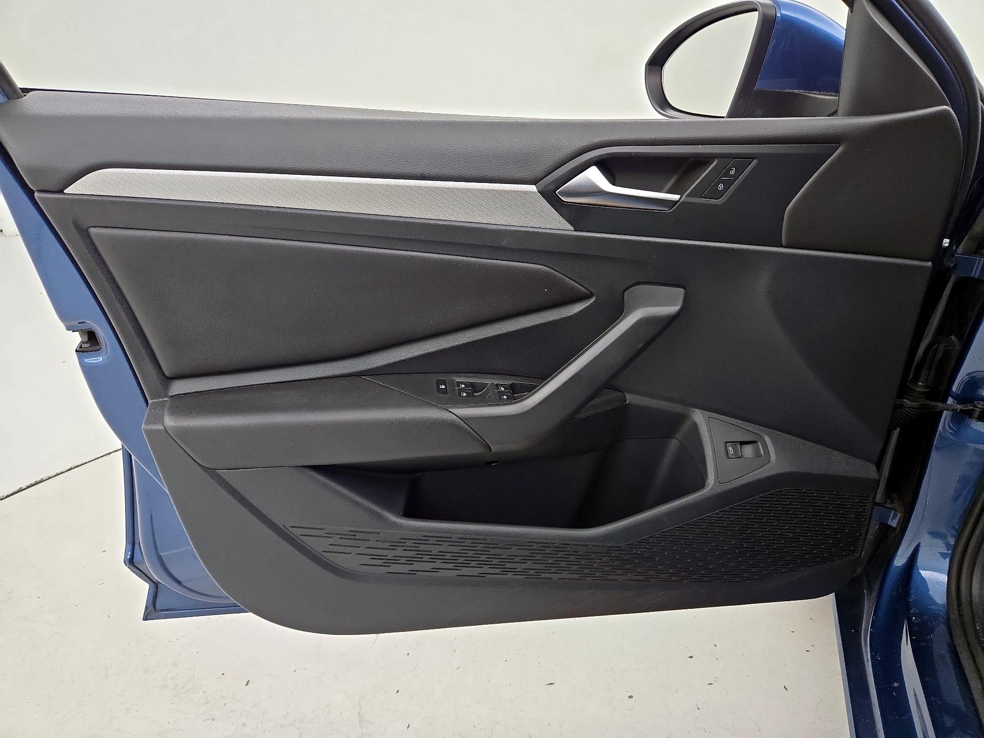 Thumbnail: 2019 Volkswagen Jetta - 12