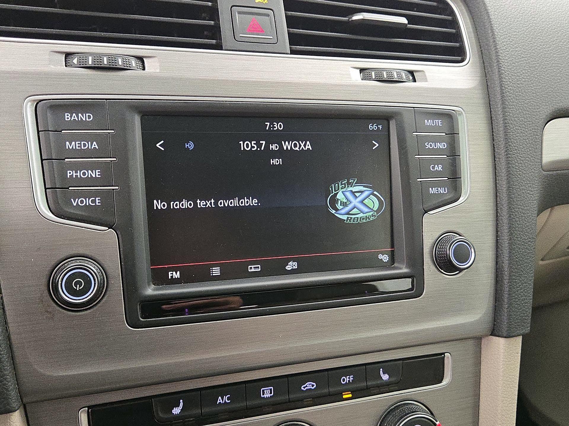 Thumbnail: 2016 Volkswagen Golf - 15
