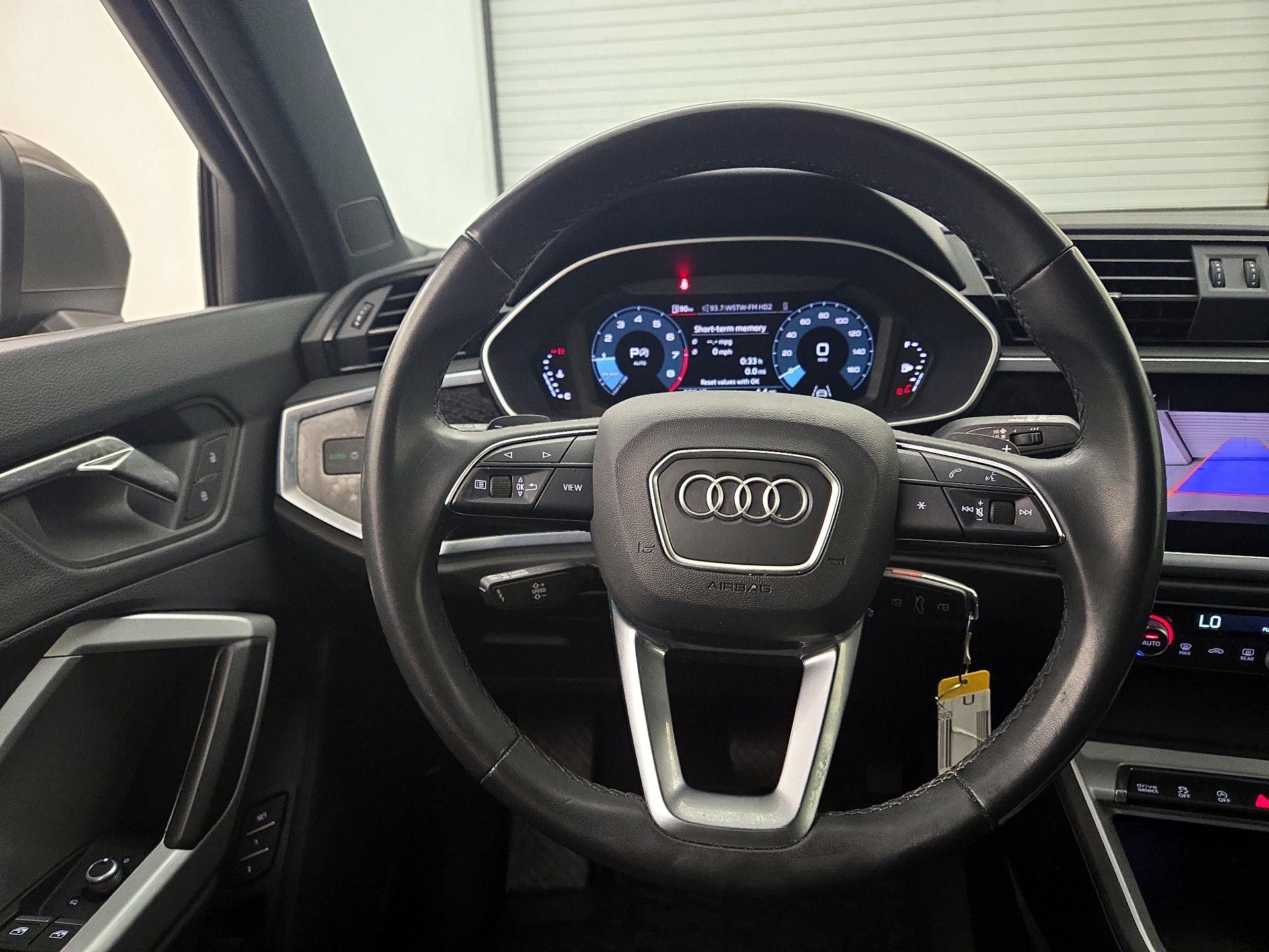 Thumbnail: 2022 Audi Q3 - 10