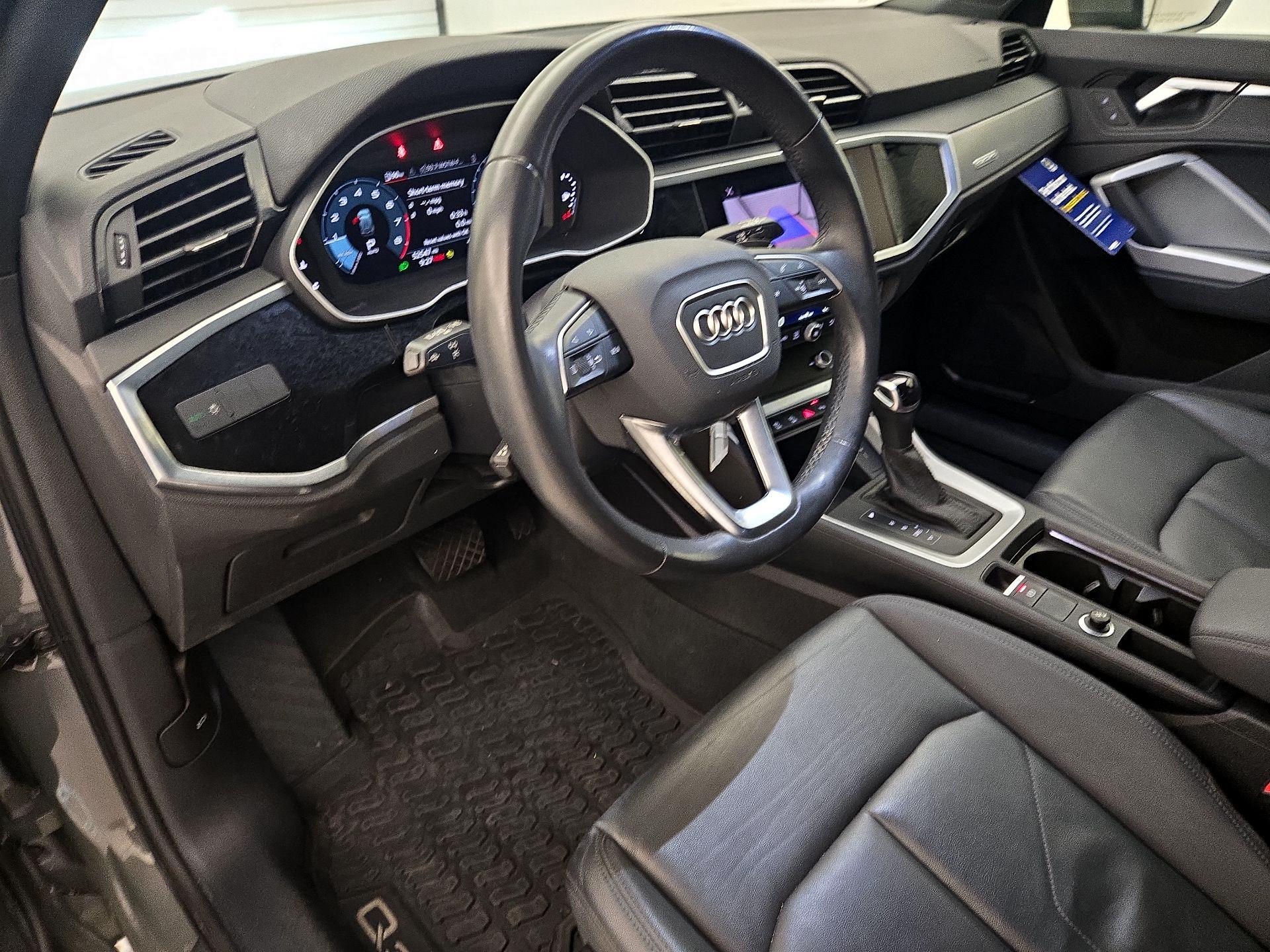 Thumbnail: 2022 Audi Q3 - 11