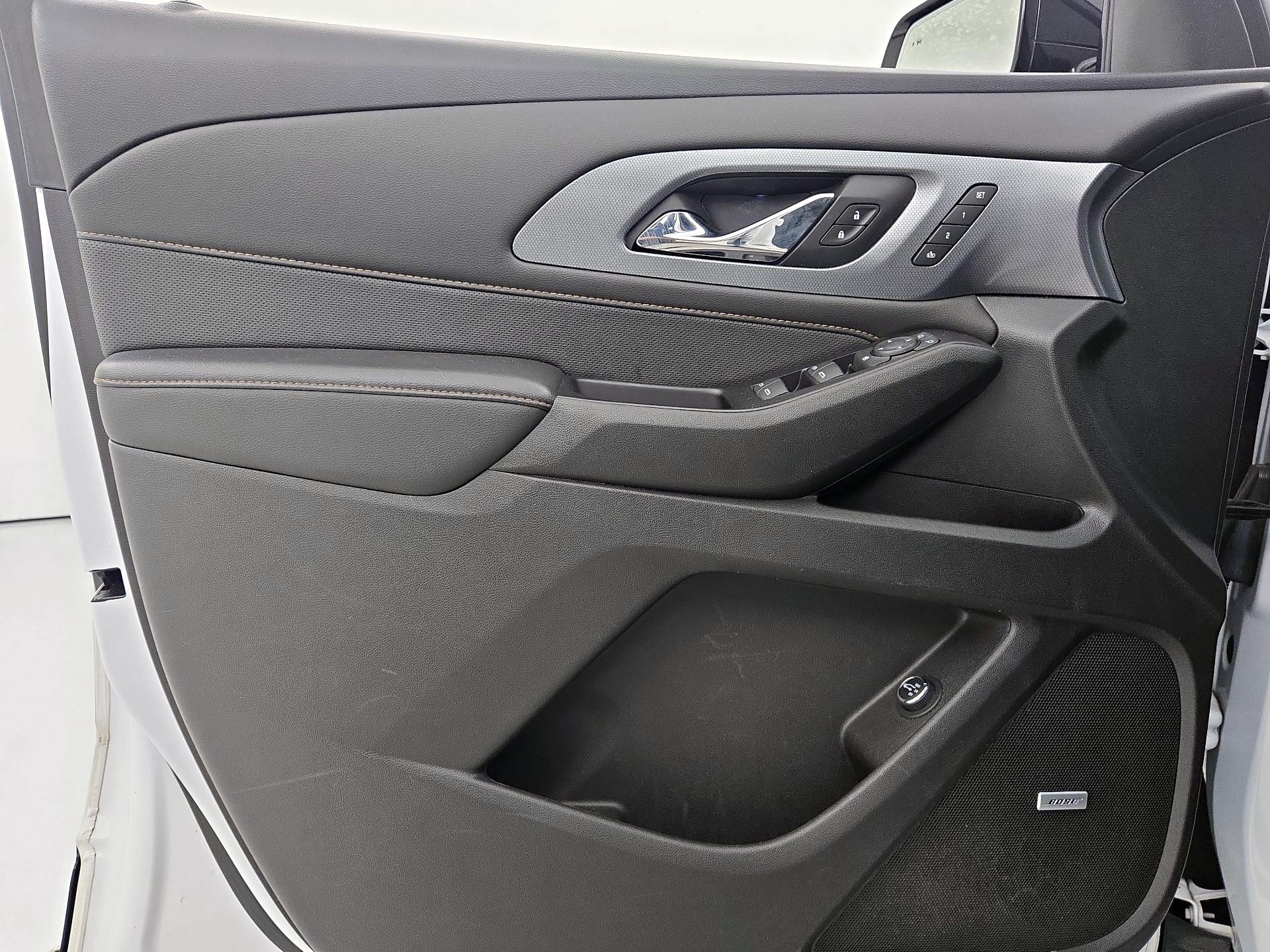Thumbnail: 2019 Chevrolet Traverse - 12